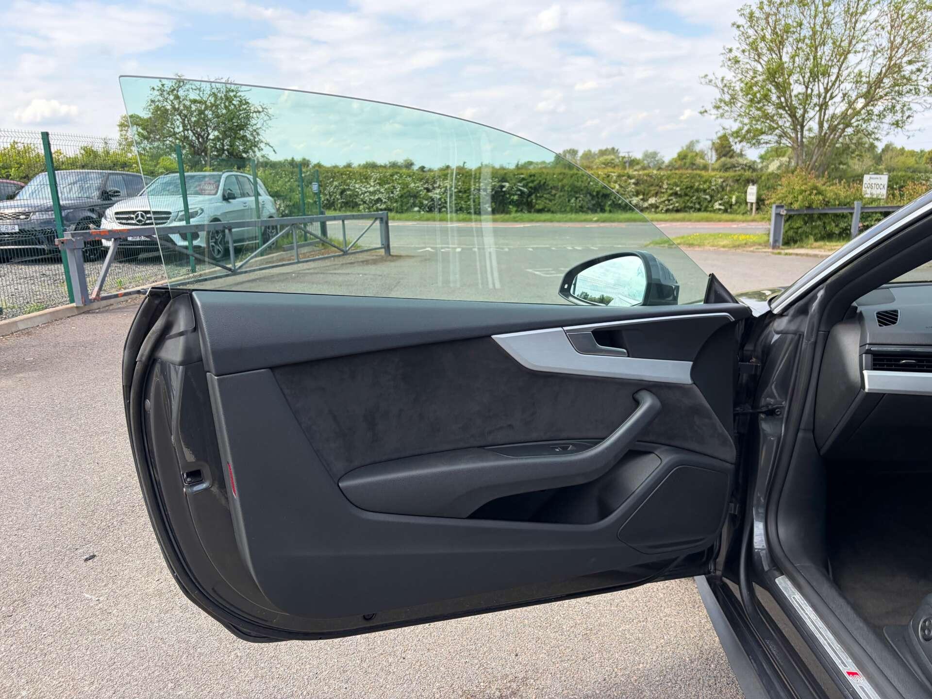 Audi A5 view 14
