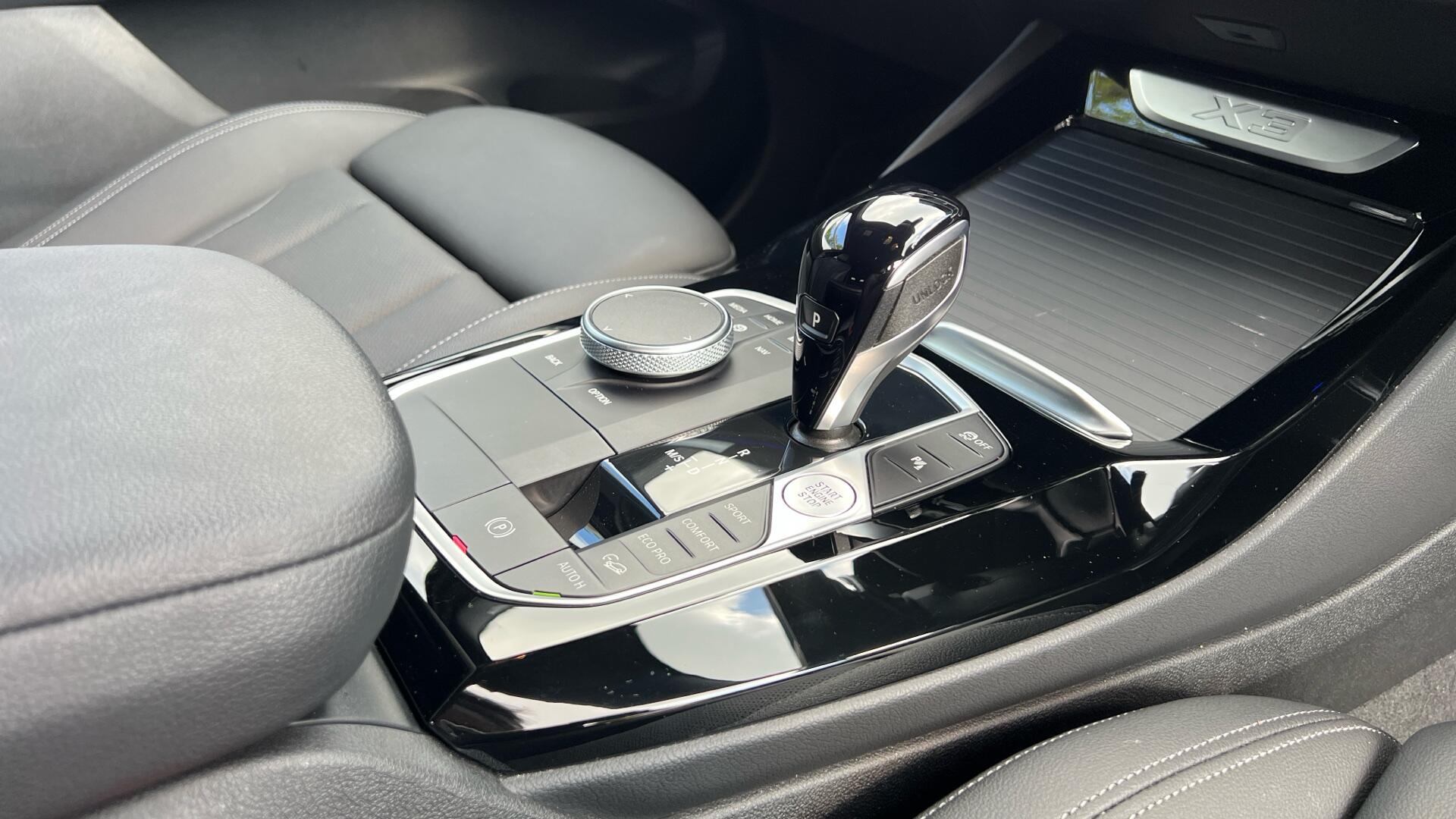 BMW X3 view 10