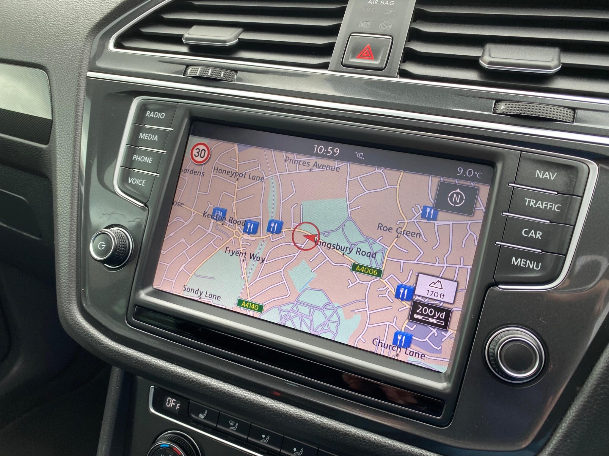Volkswagen Tiguan view 21