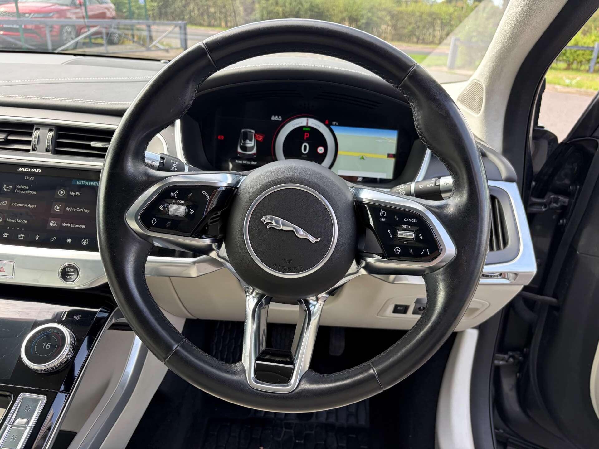Jaguar I-Pace view 39