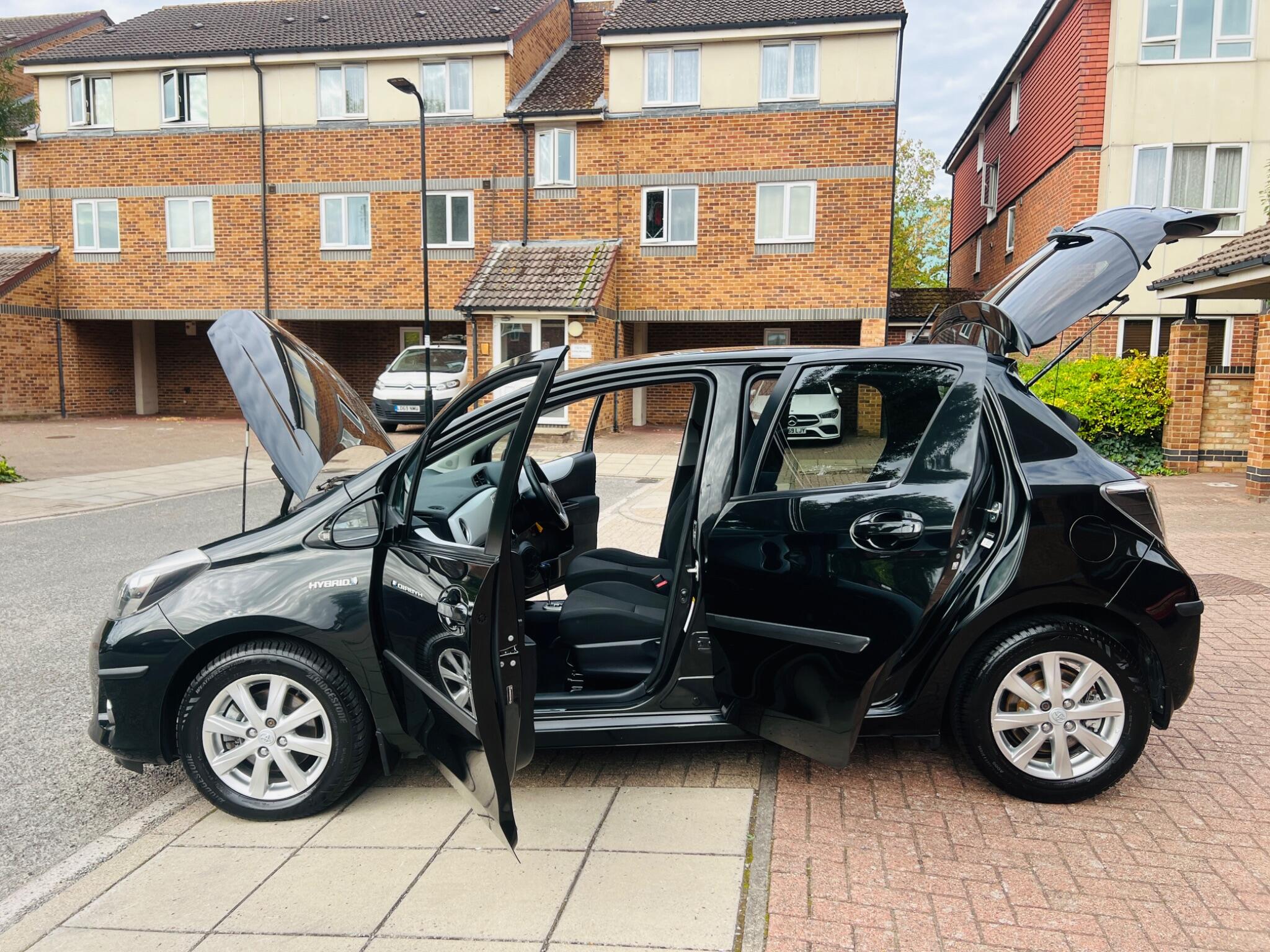 Toyota Yaris view 6