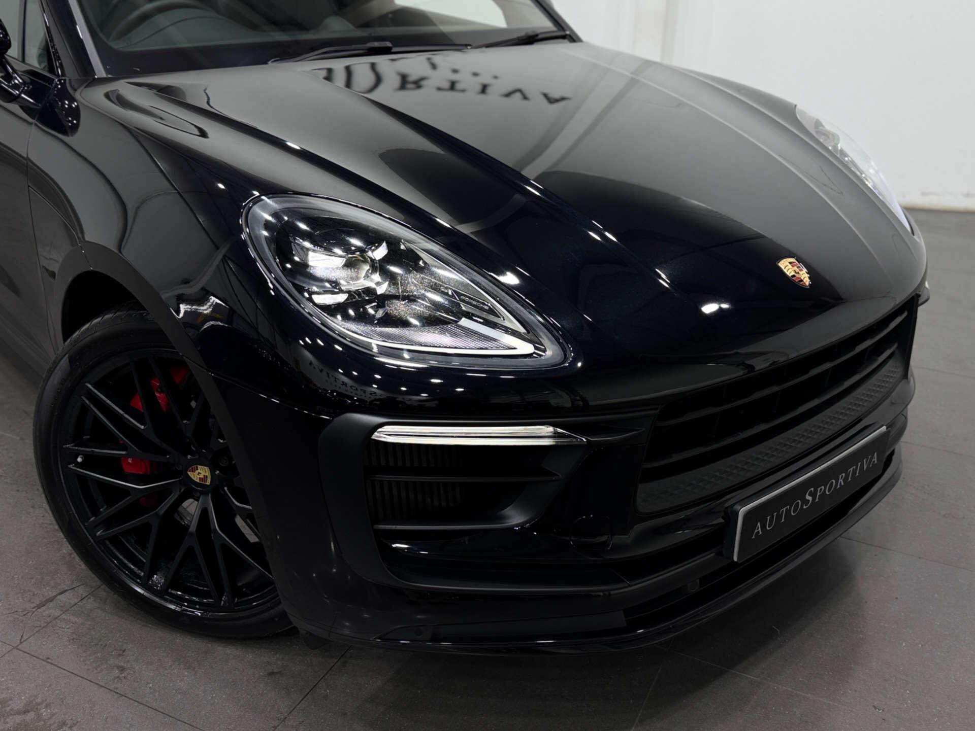 Porsche Macan view 34