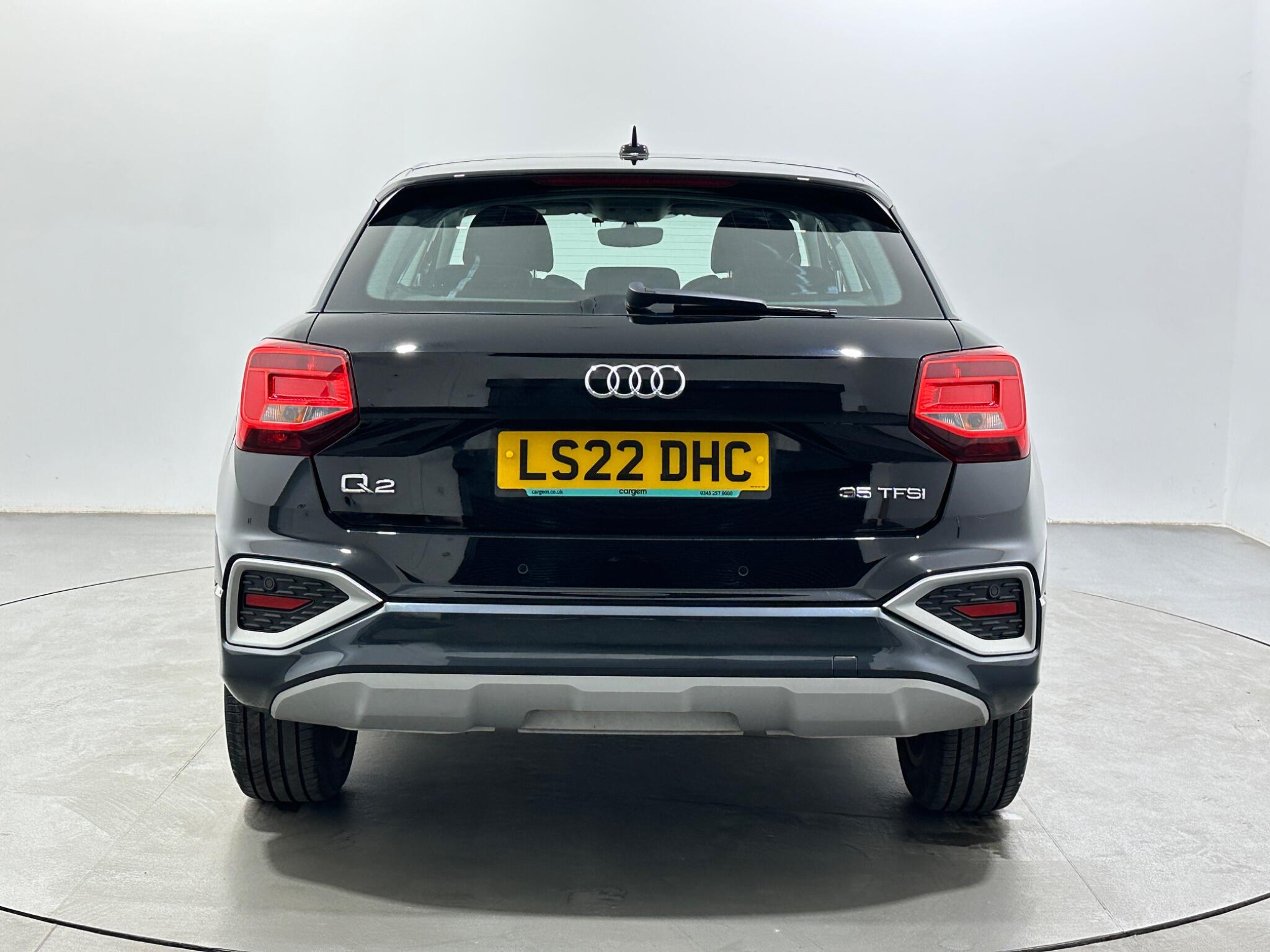 Audi Q2 view 7