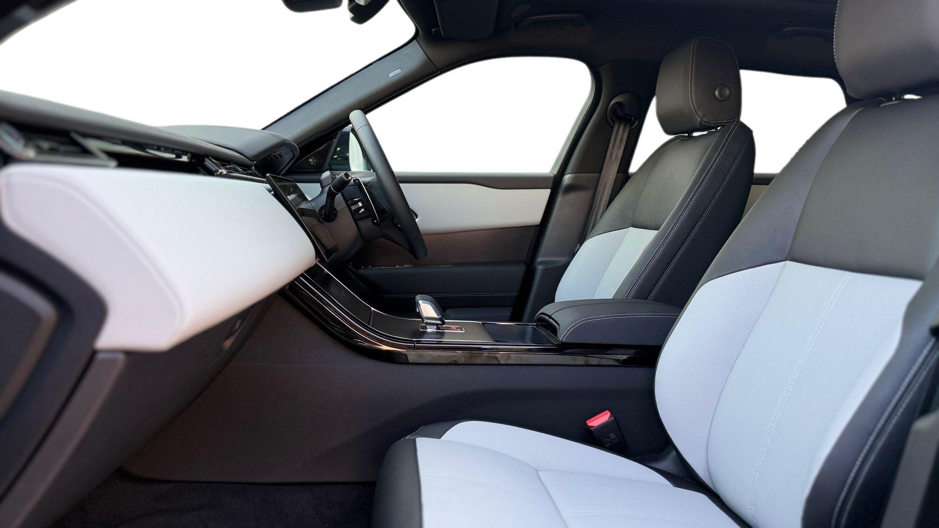 Land Rover Range Rover Velar view 18