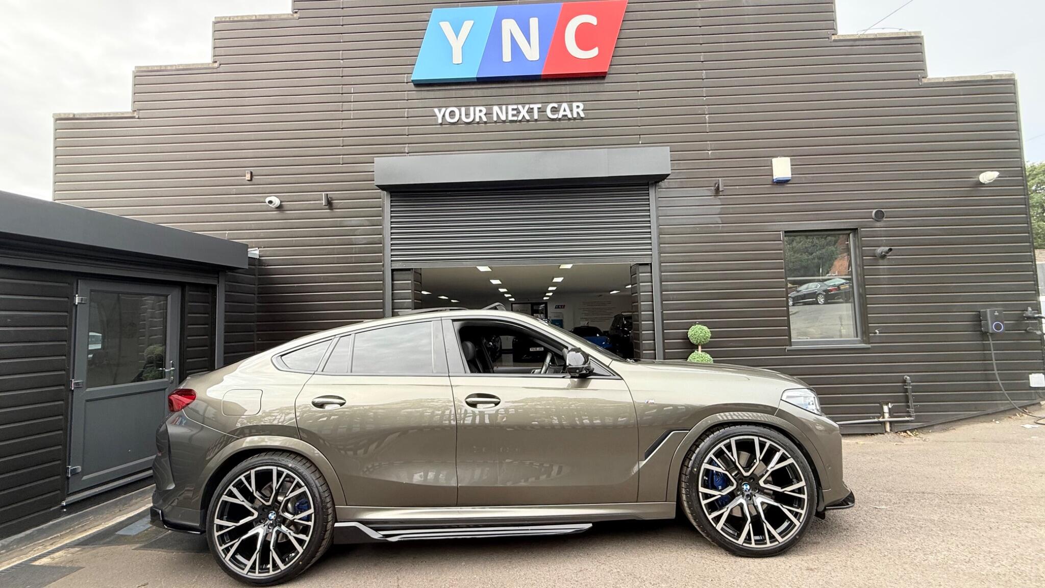 BMW X6 view 5