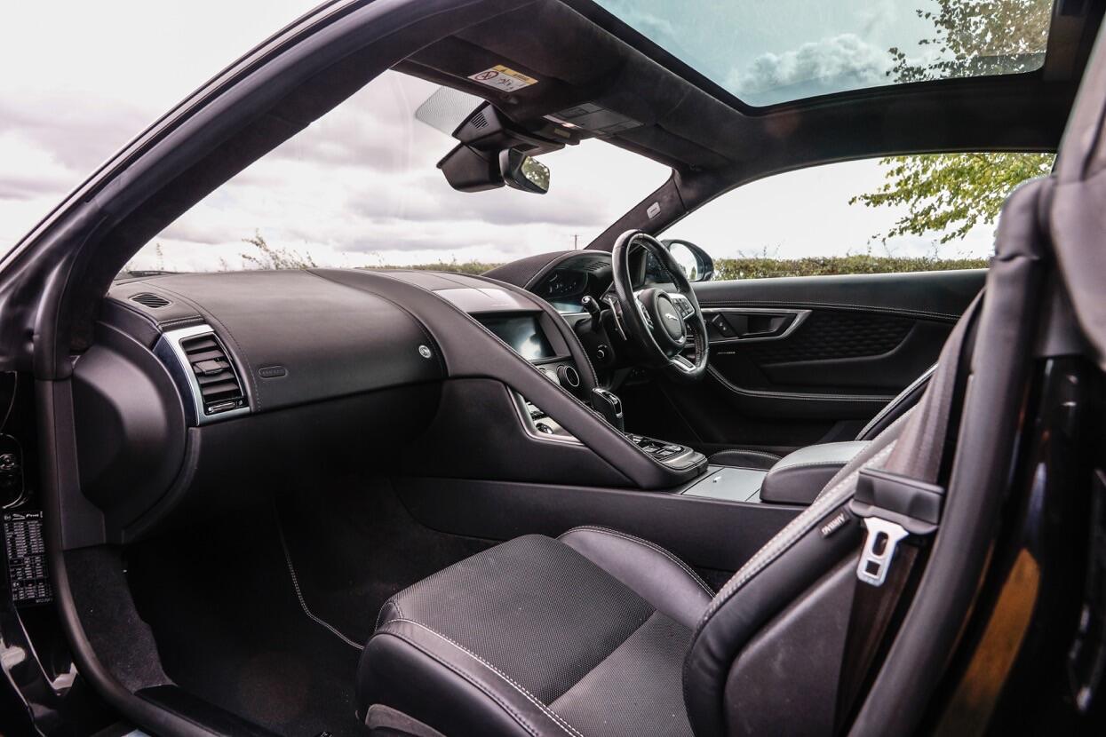 Jaguar F-Type view 9