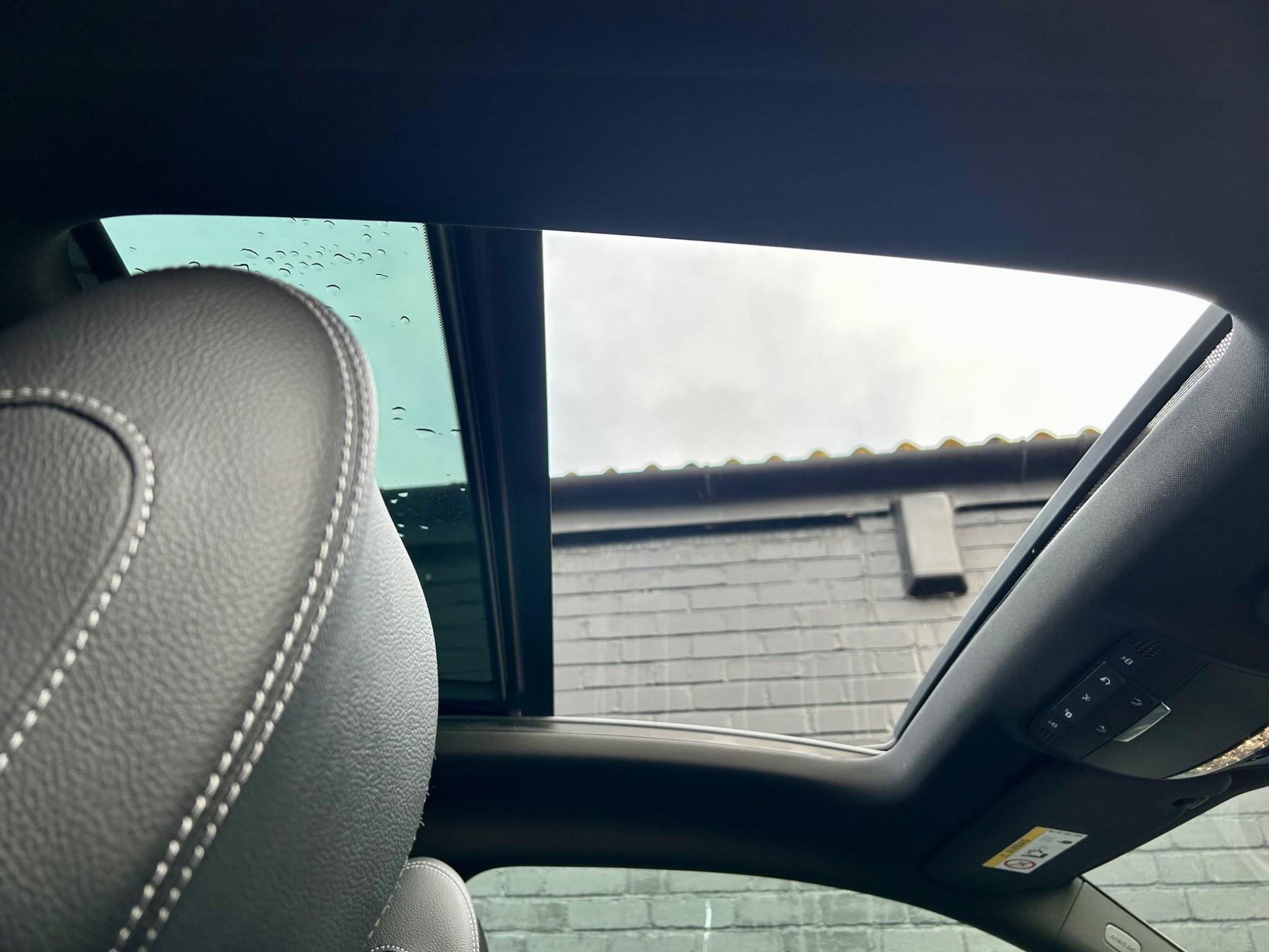 Mercedes-Benz C-Class view 28