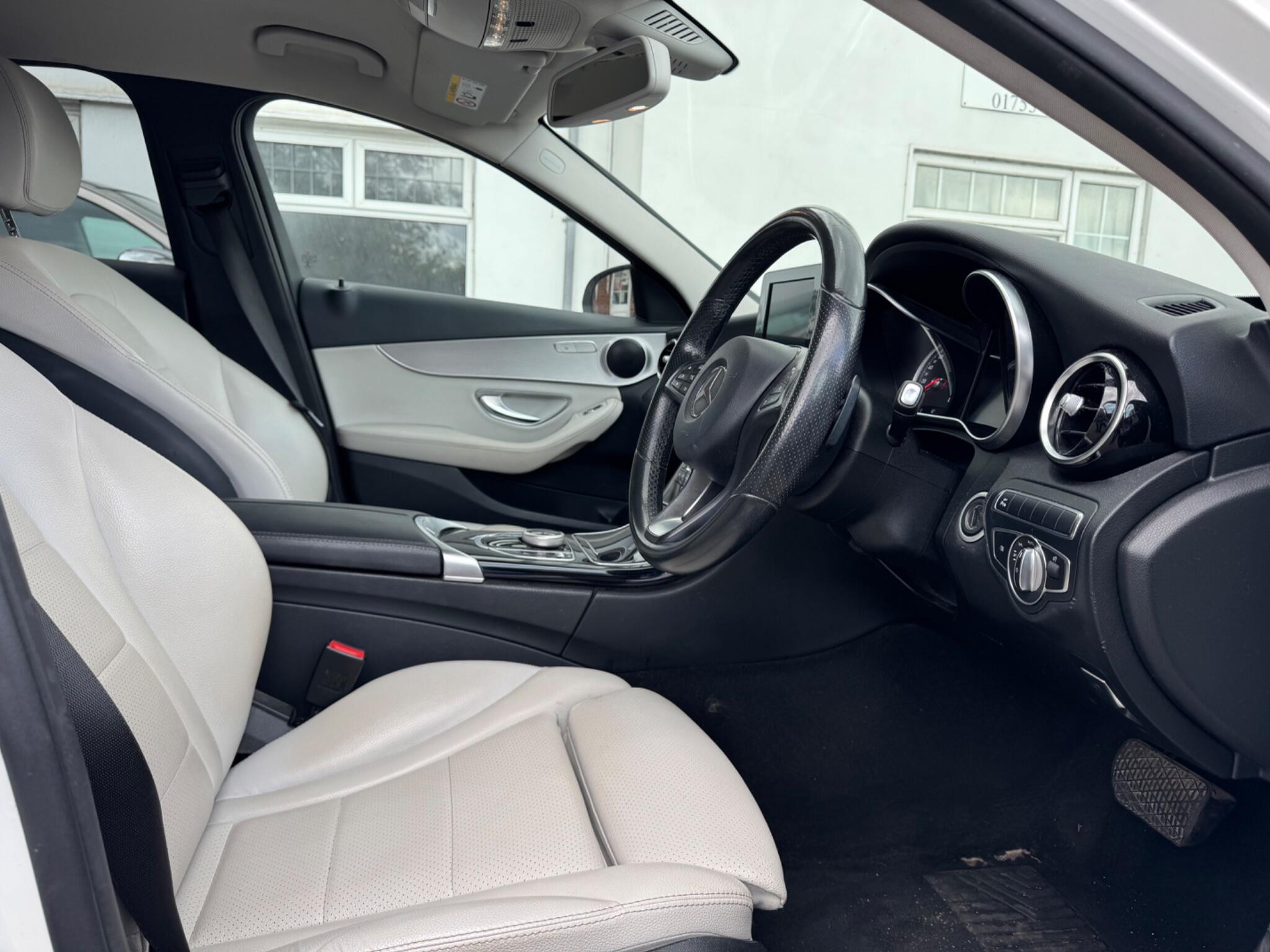Mercedes-Benz C-Class view 3