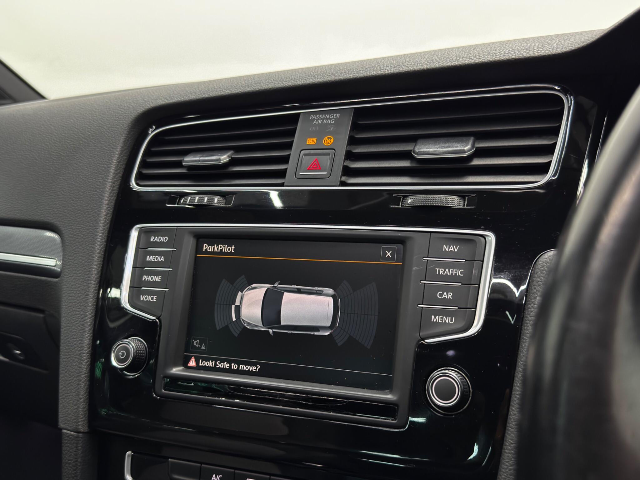 Volkswagen Golf view 11