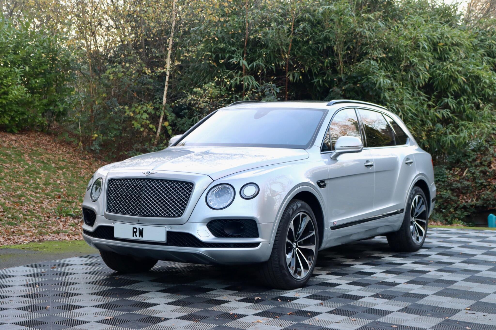 Bentley Bentayga view 31