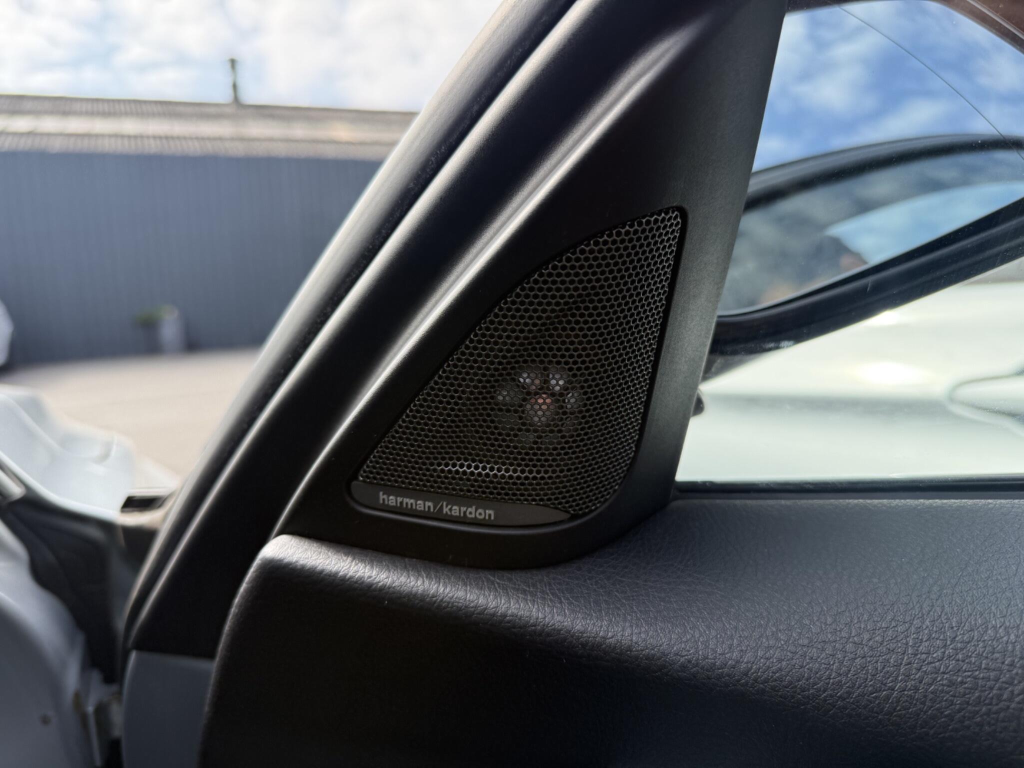 BMW 3 Series view 27