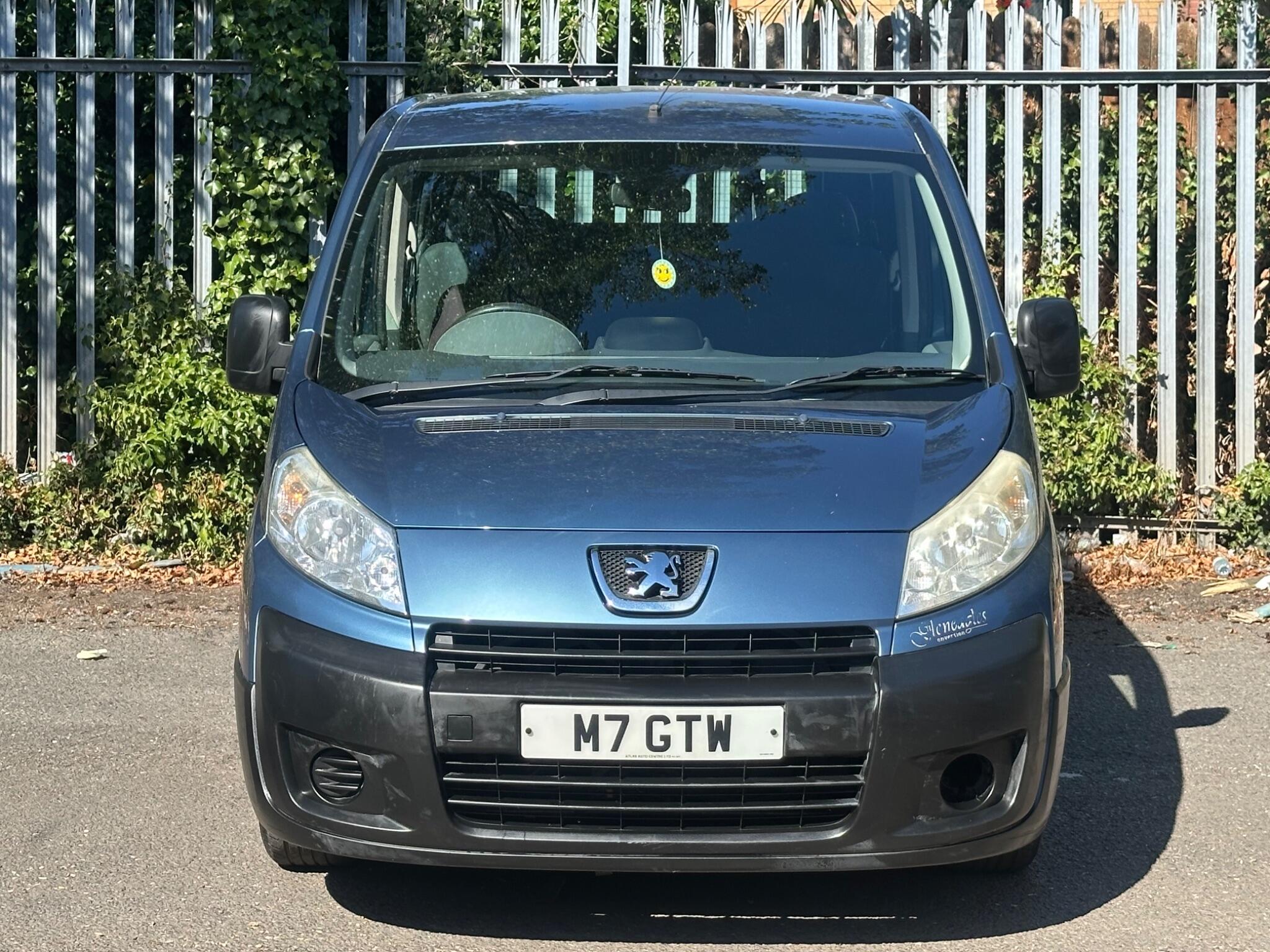 Peugeot Expert Tepee view 2
