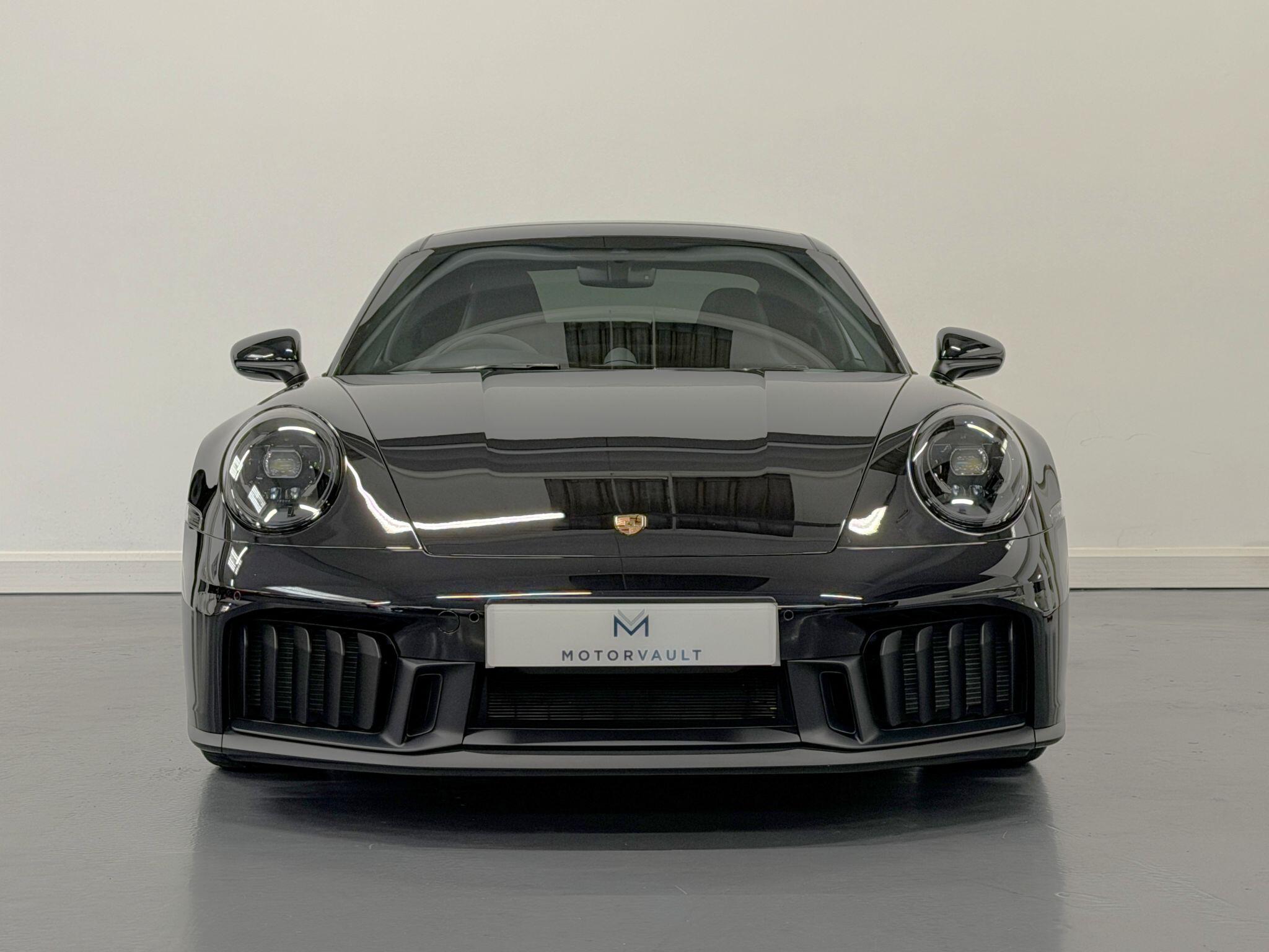 Porsche 911 view 4