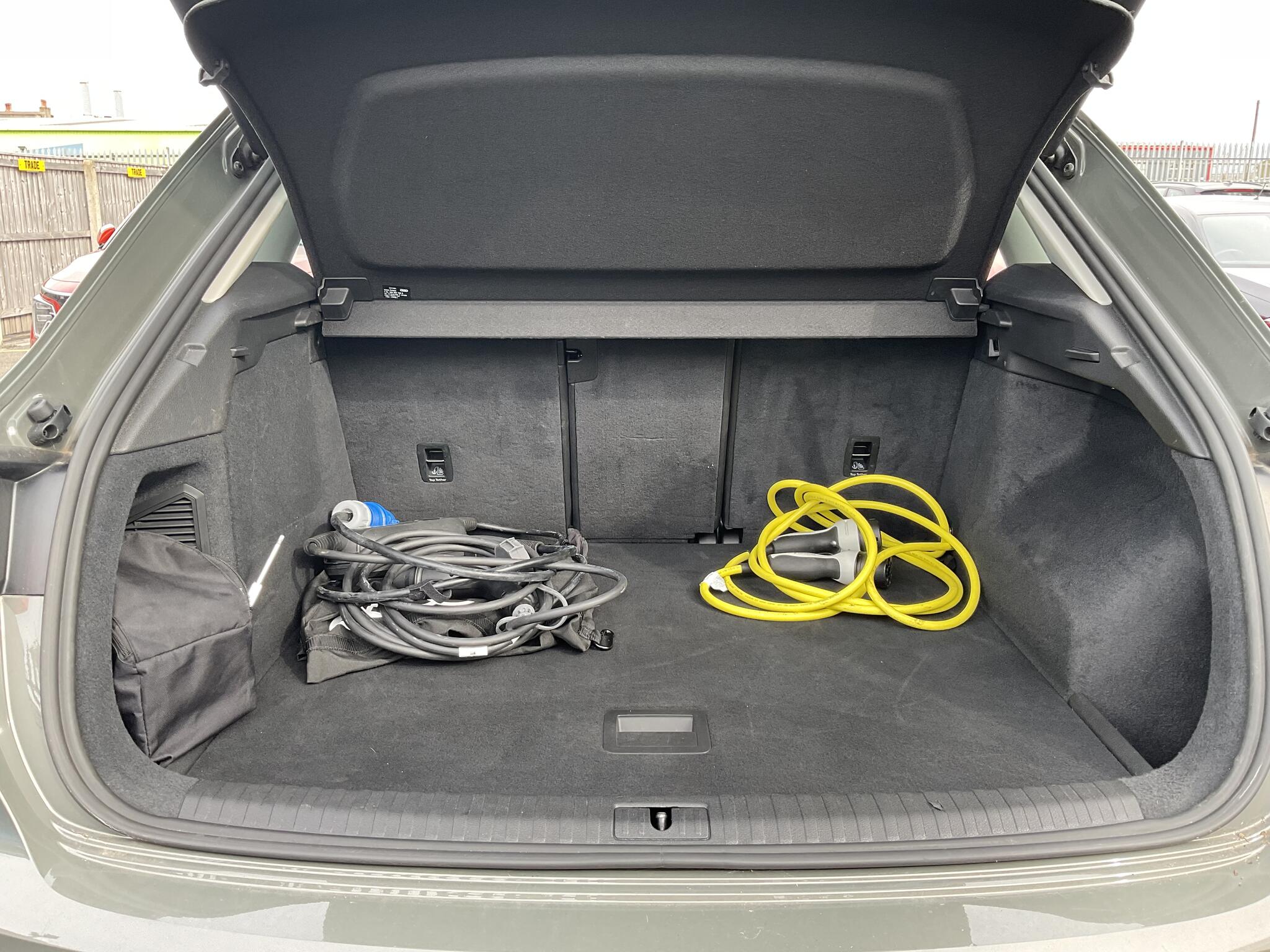 Audi Q3 view 19