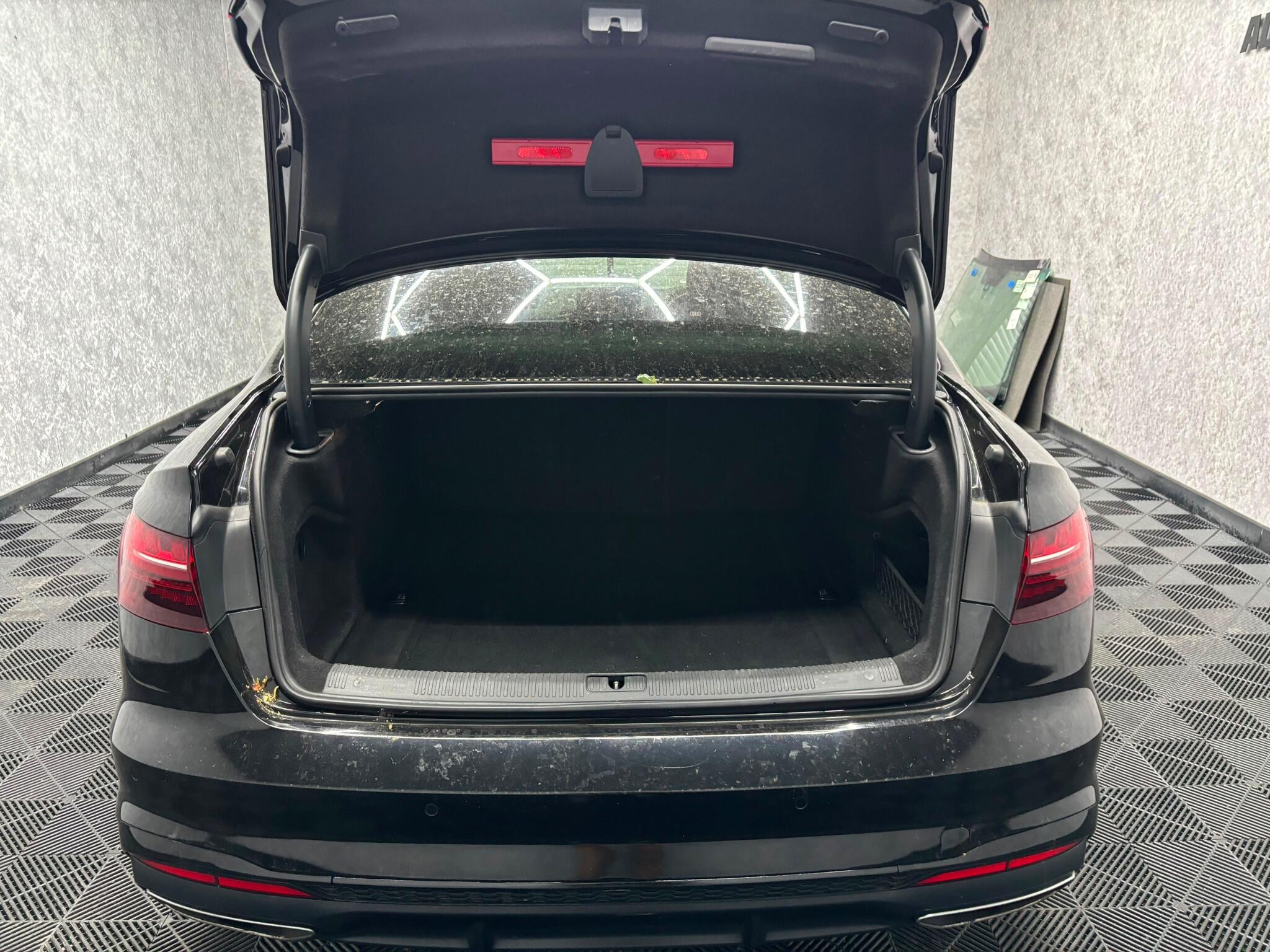 Audi A4 view 28