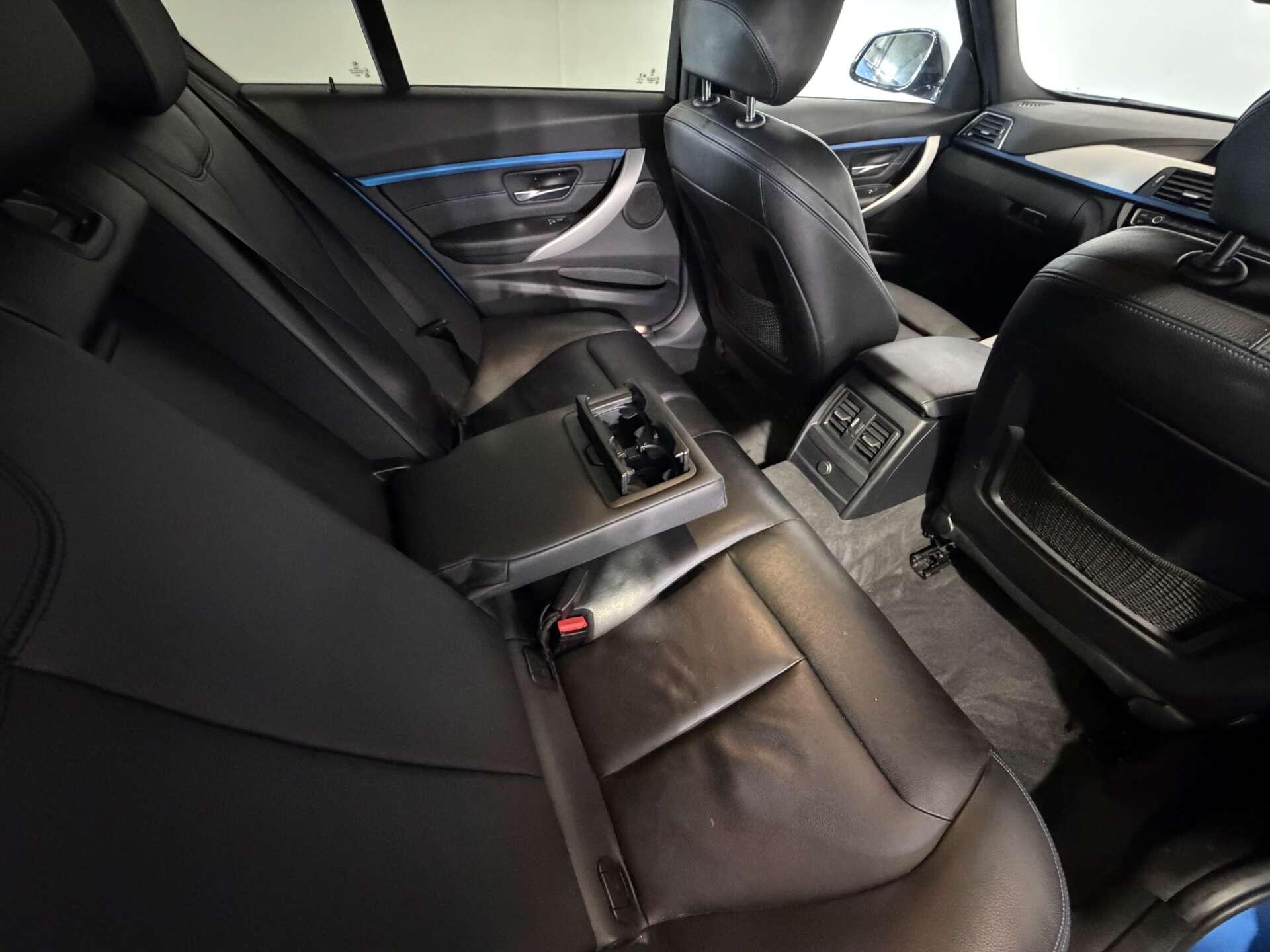 BMW 3 Series view 55