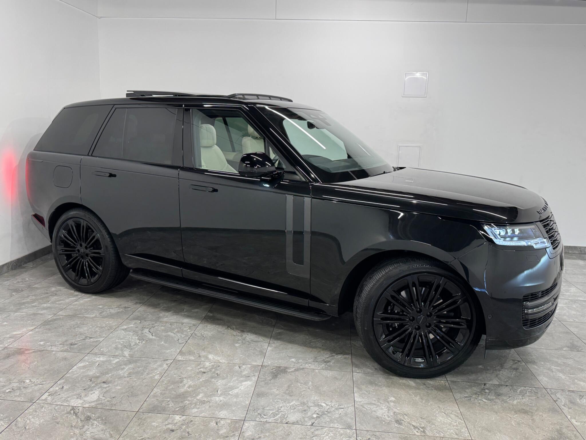 Land Rover Range Rover view 2