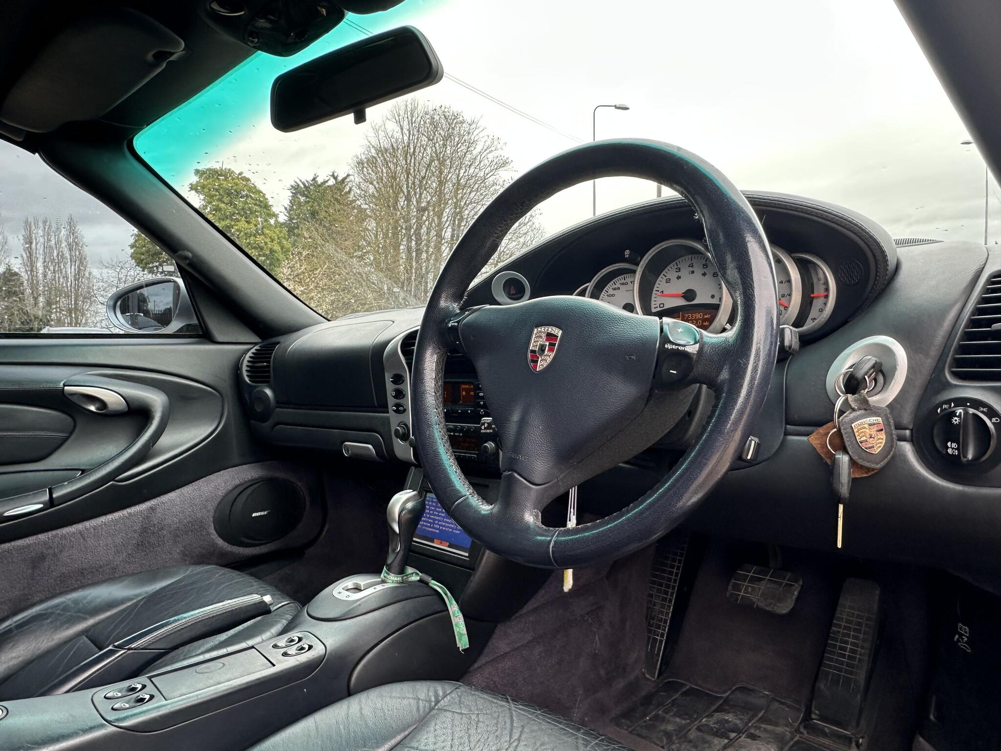 Porsche 911 view 11