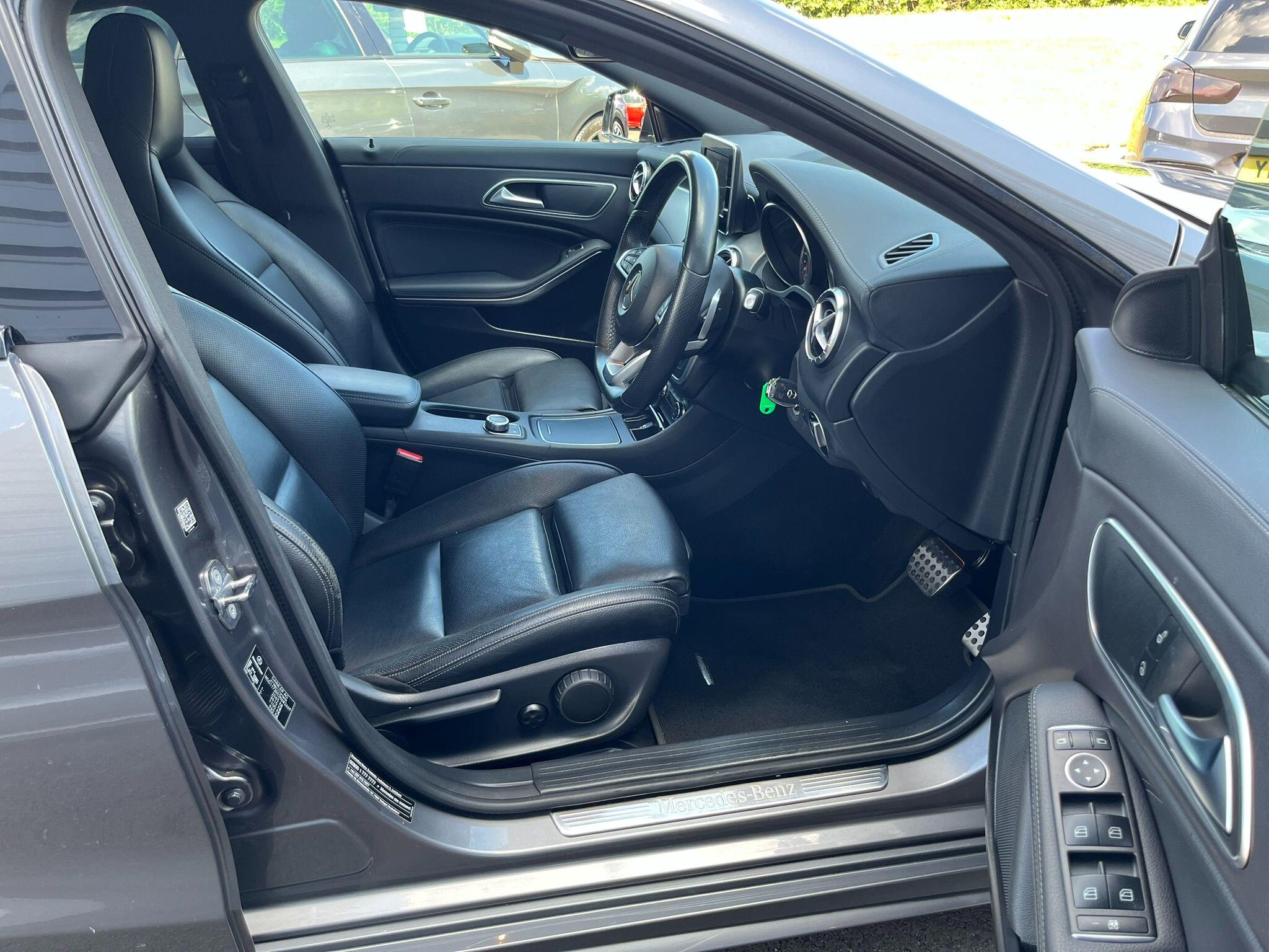 Mercedes-Benz Cla view 11