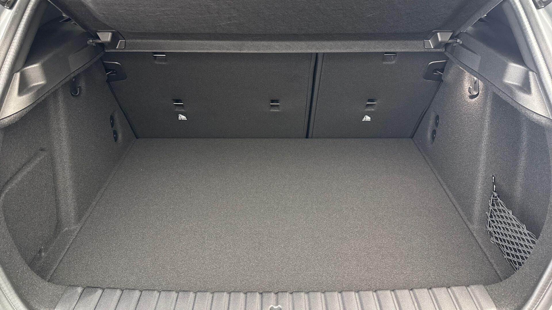 BMW 1 Series view 13