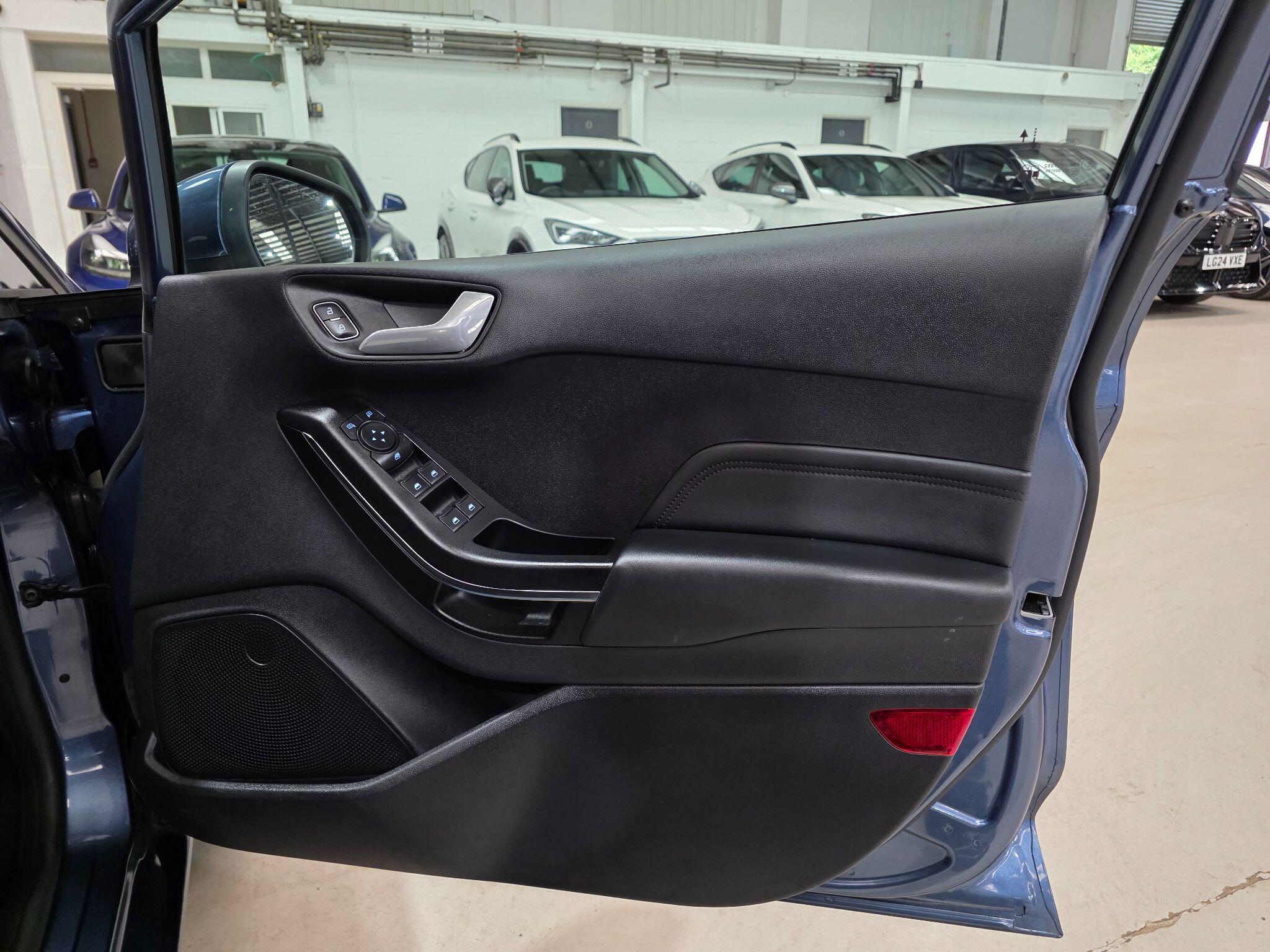 Ford Fiesta view 12