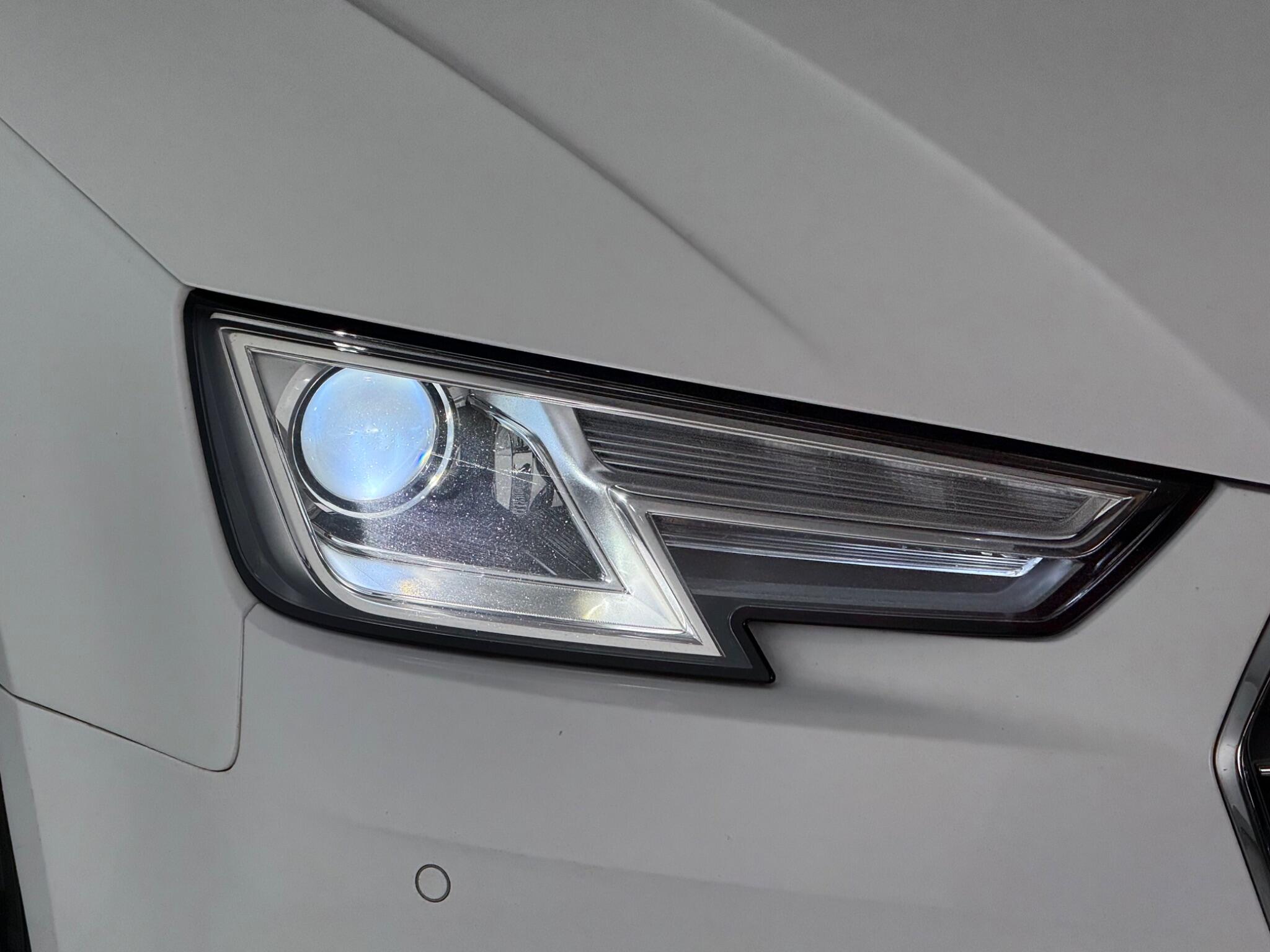 Audi A4 view 12