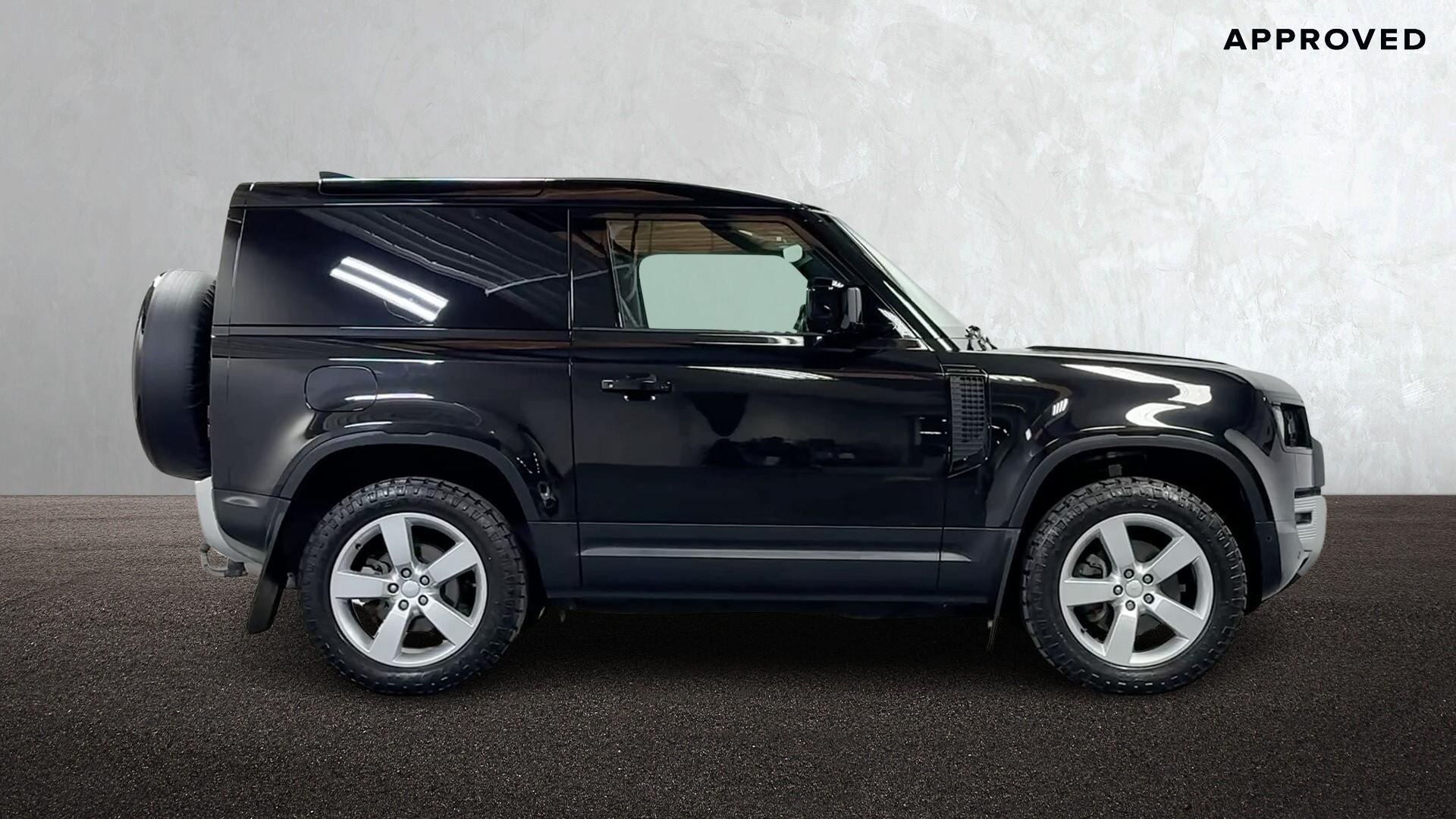 Land Rover Defender view 5