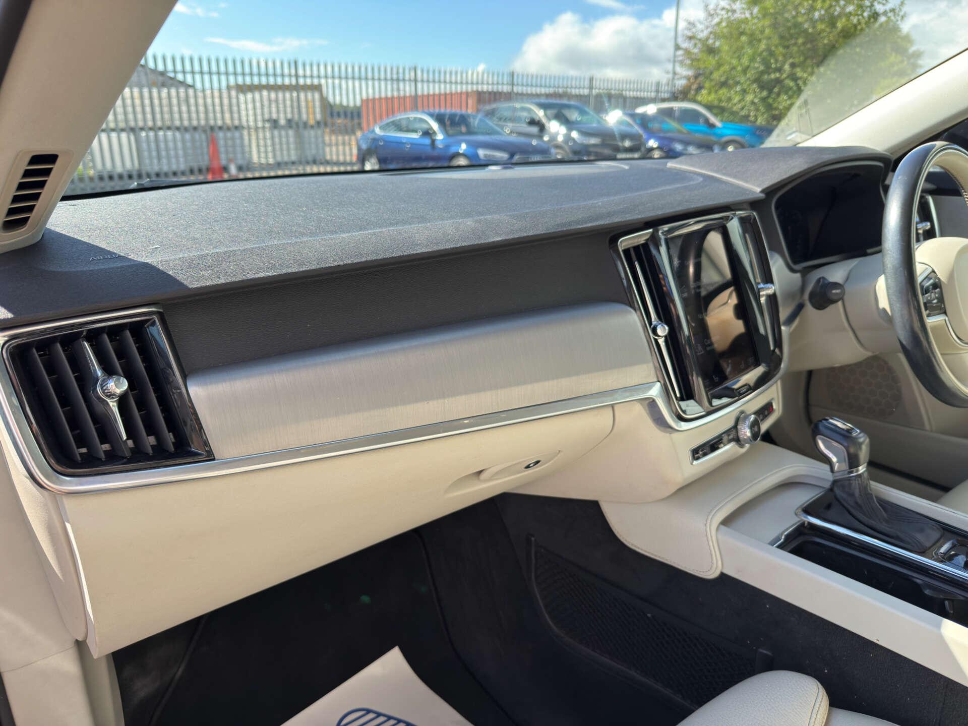 Volvo V90 view 39