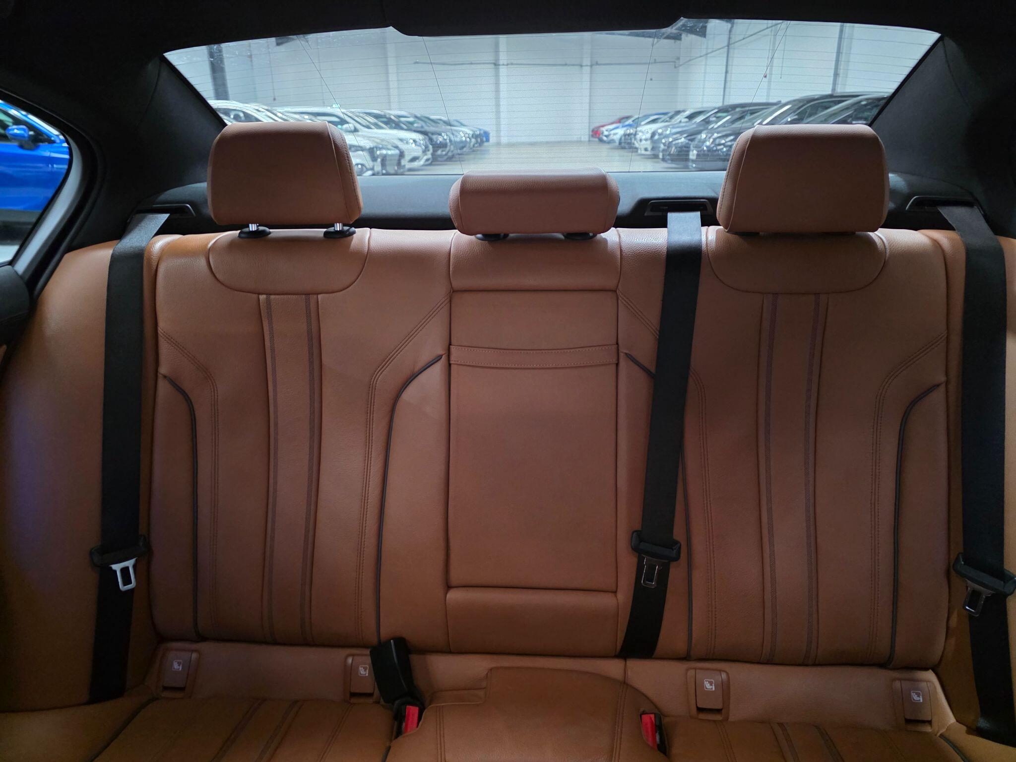 BMW 5 Series view 35