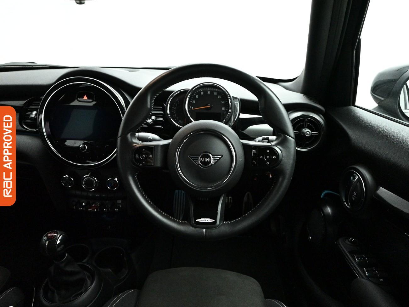 Mini Hatch view 9