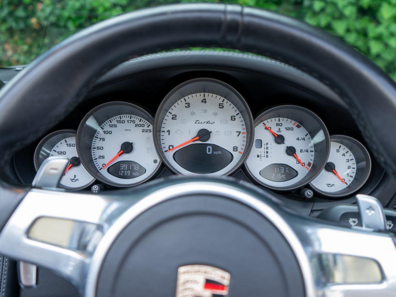 Porsche 911 view 19