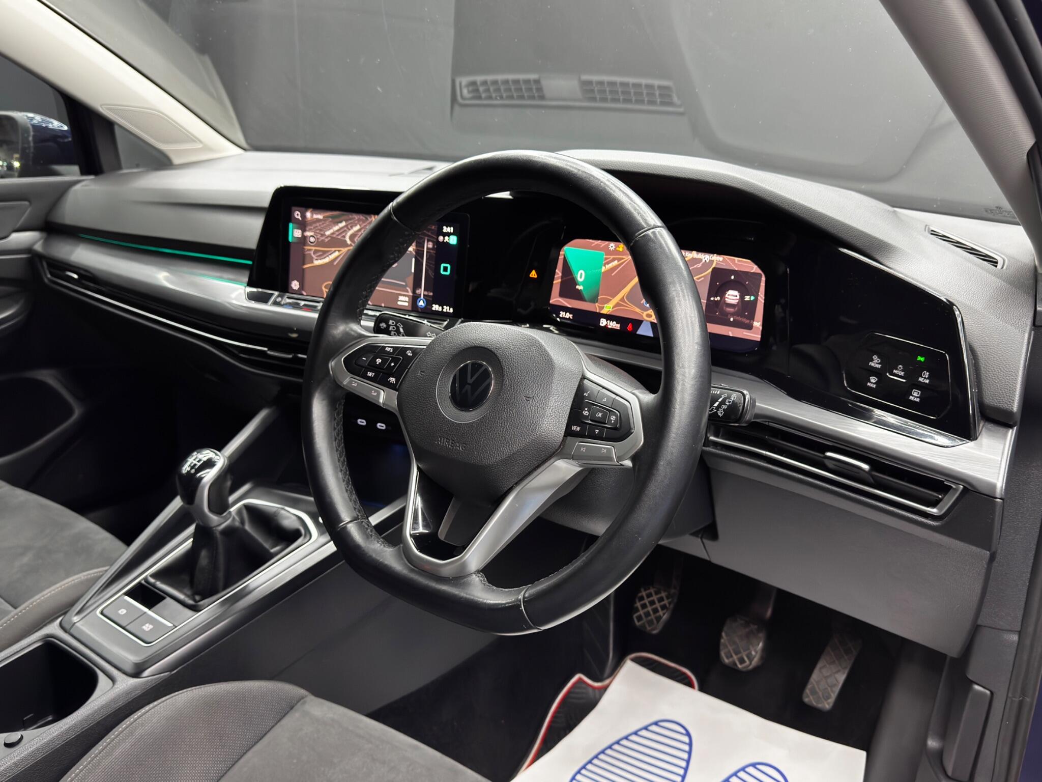 Volkswagen Golf view 9