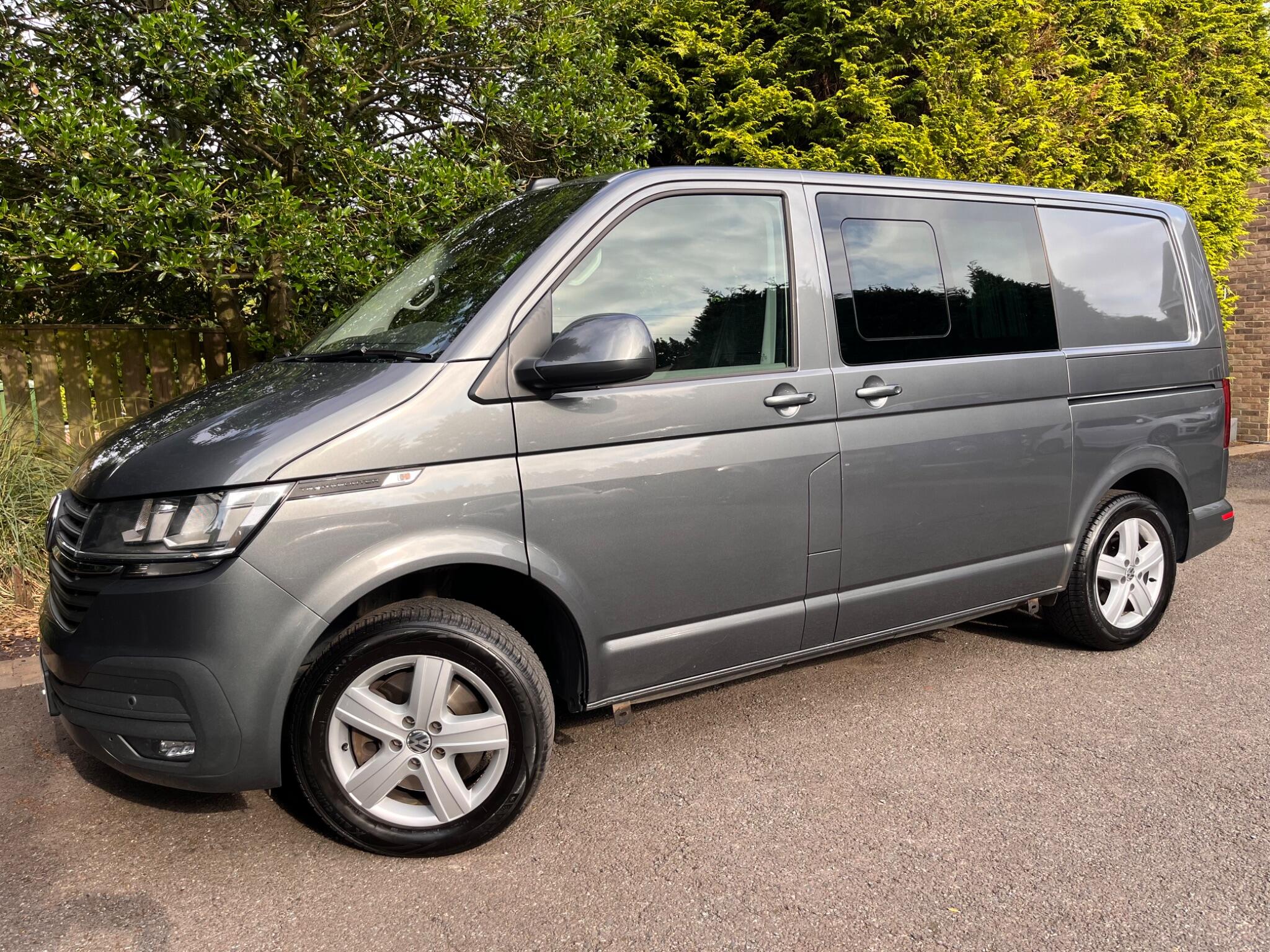 Volkswagen Transporter view 7