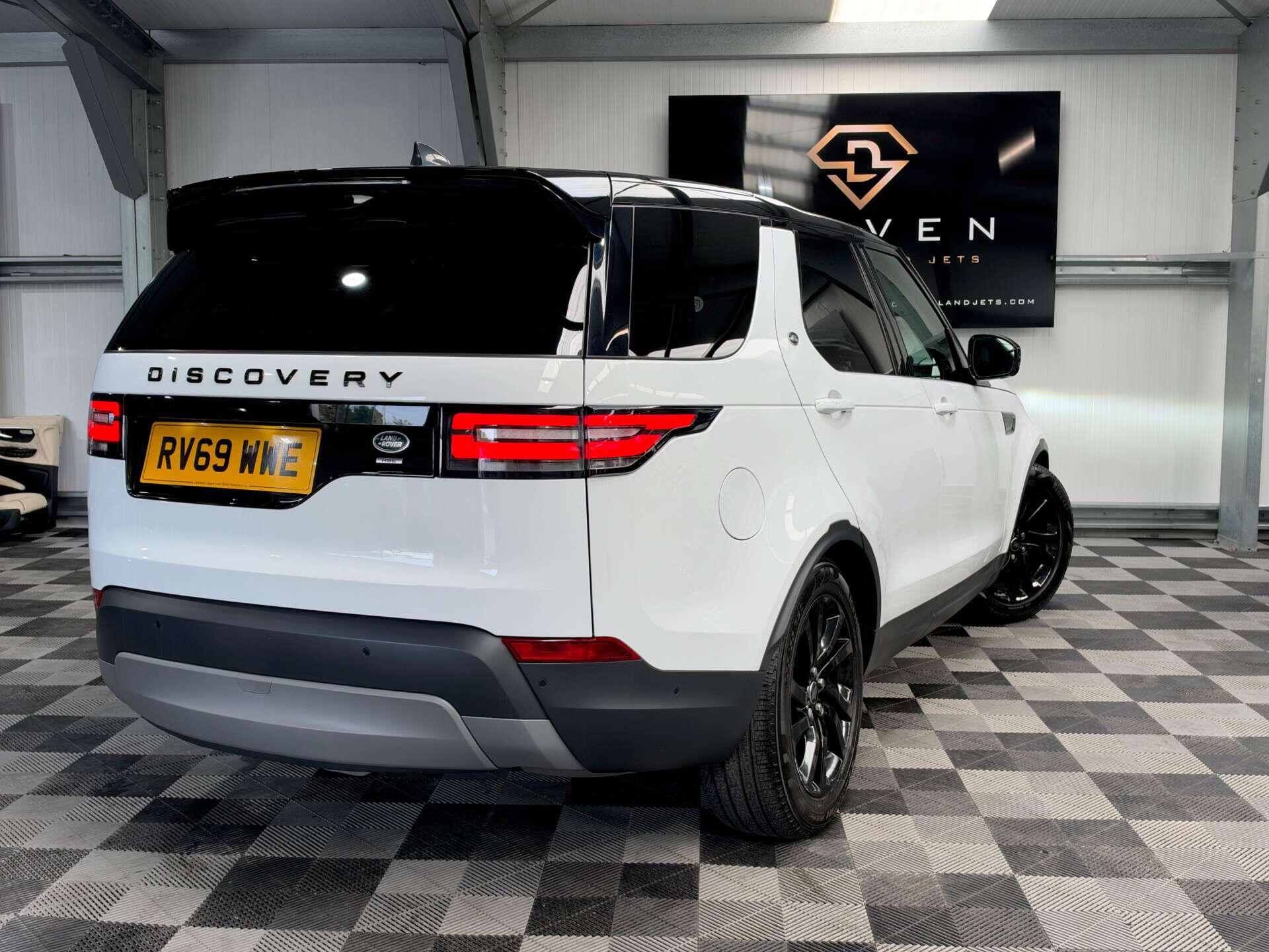 Land Rover Discovery view 15