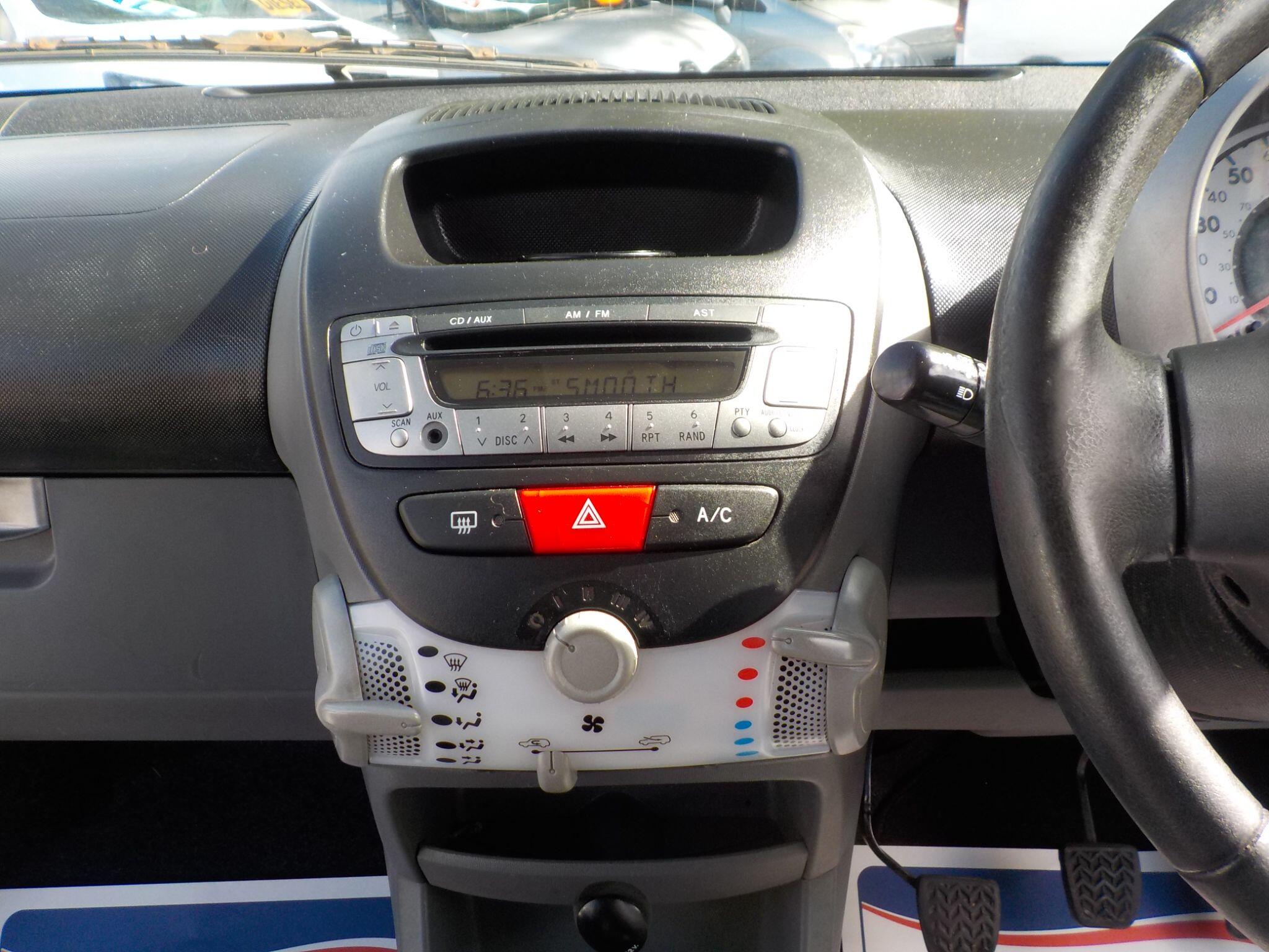 Toyota AYGO 1.0 VVT-i Ice Euro 5 3dr