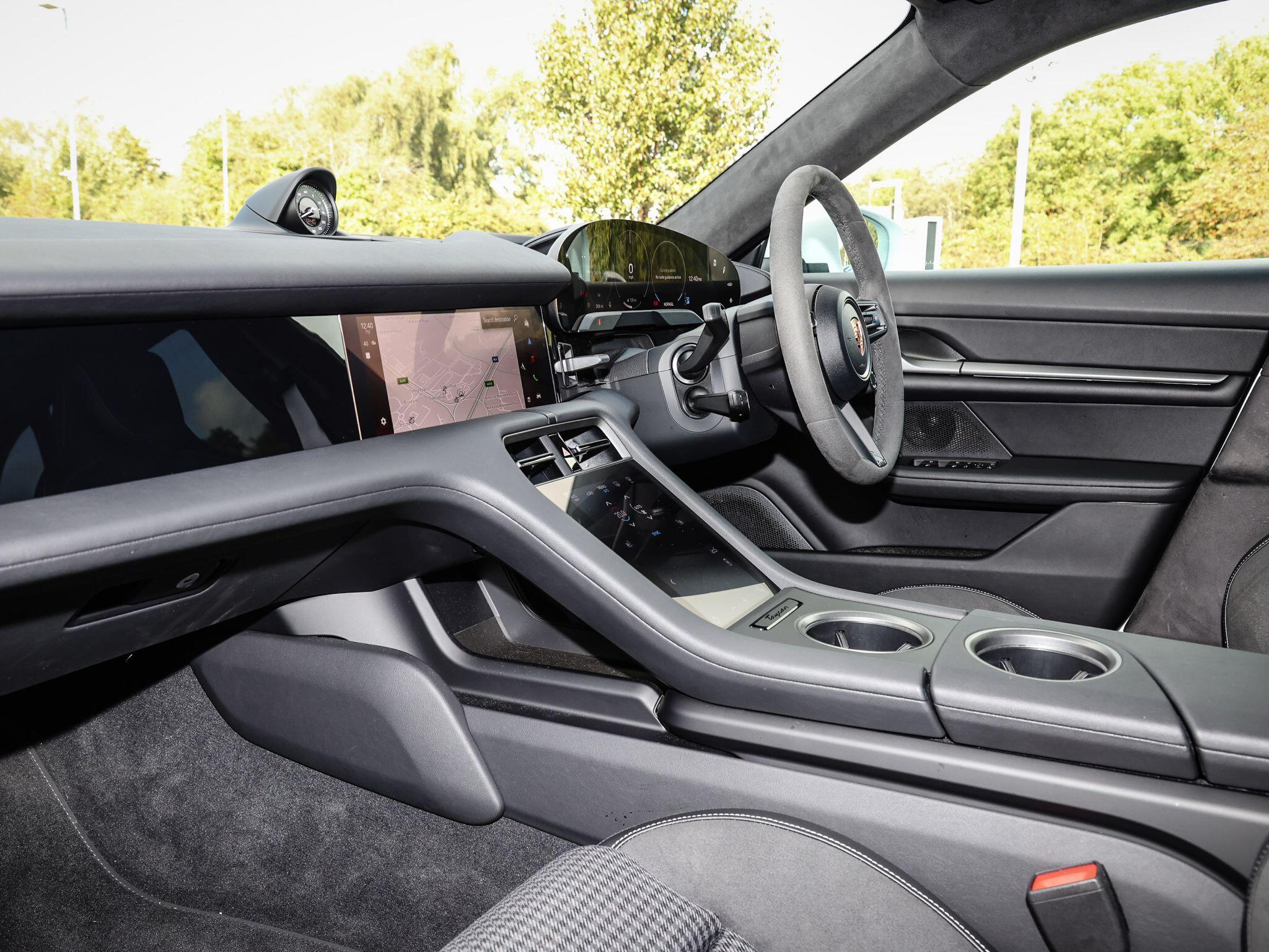 Porsche Taycan view 35