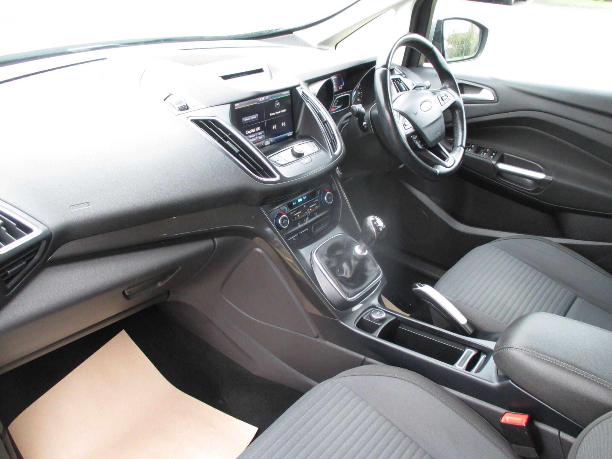 2016 Ford Grand C-Max image 31