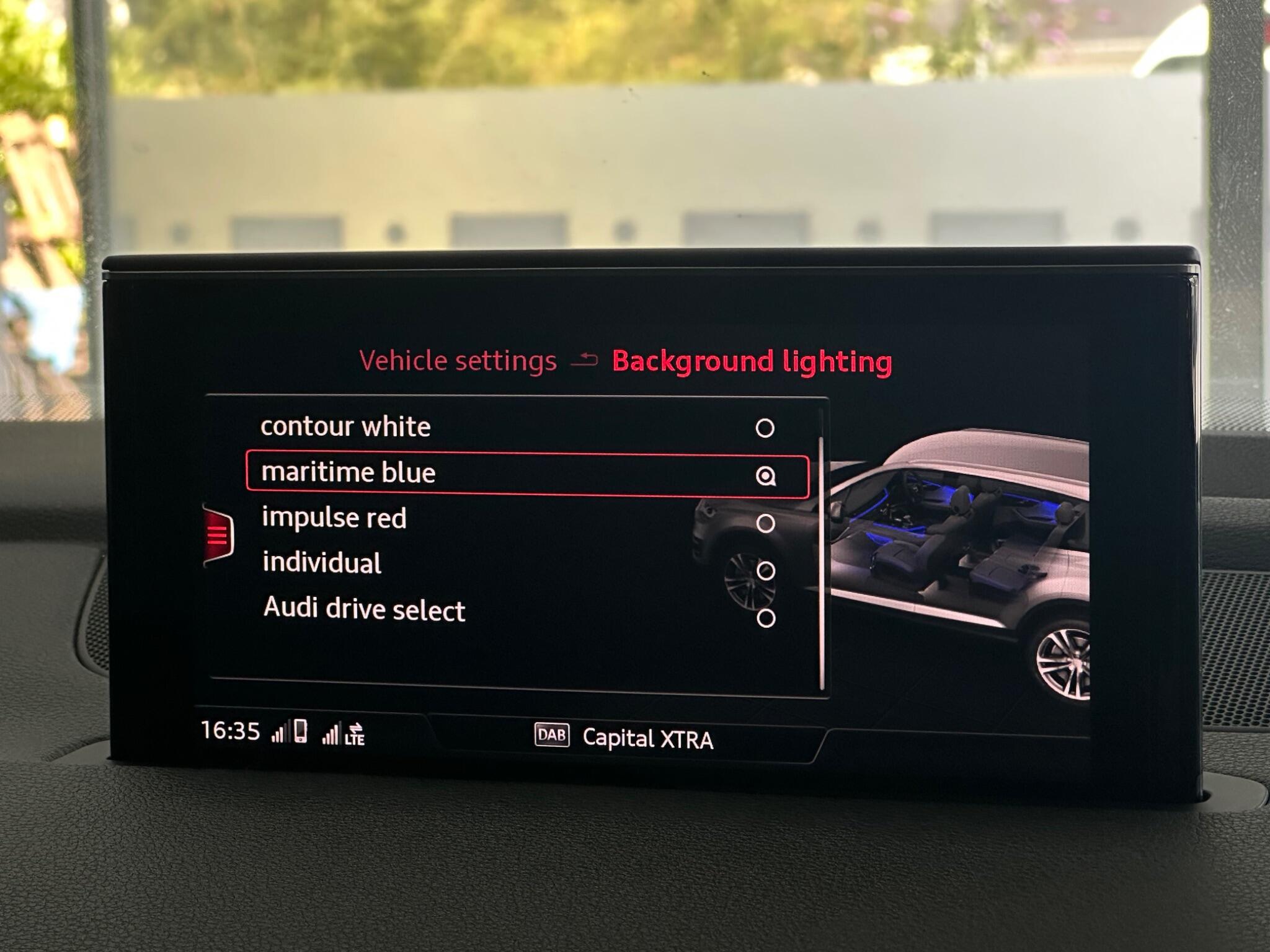 Audi Q7 view 32