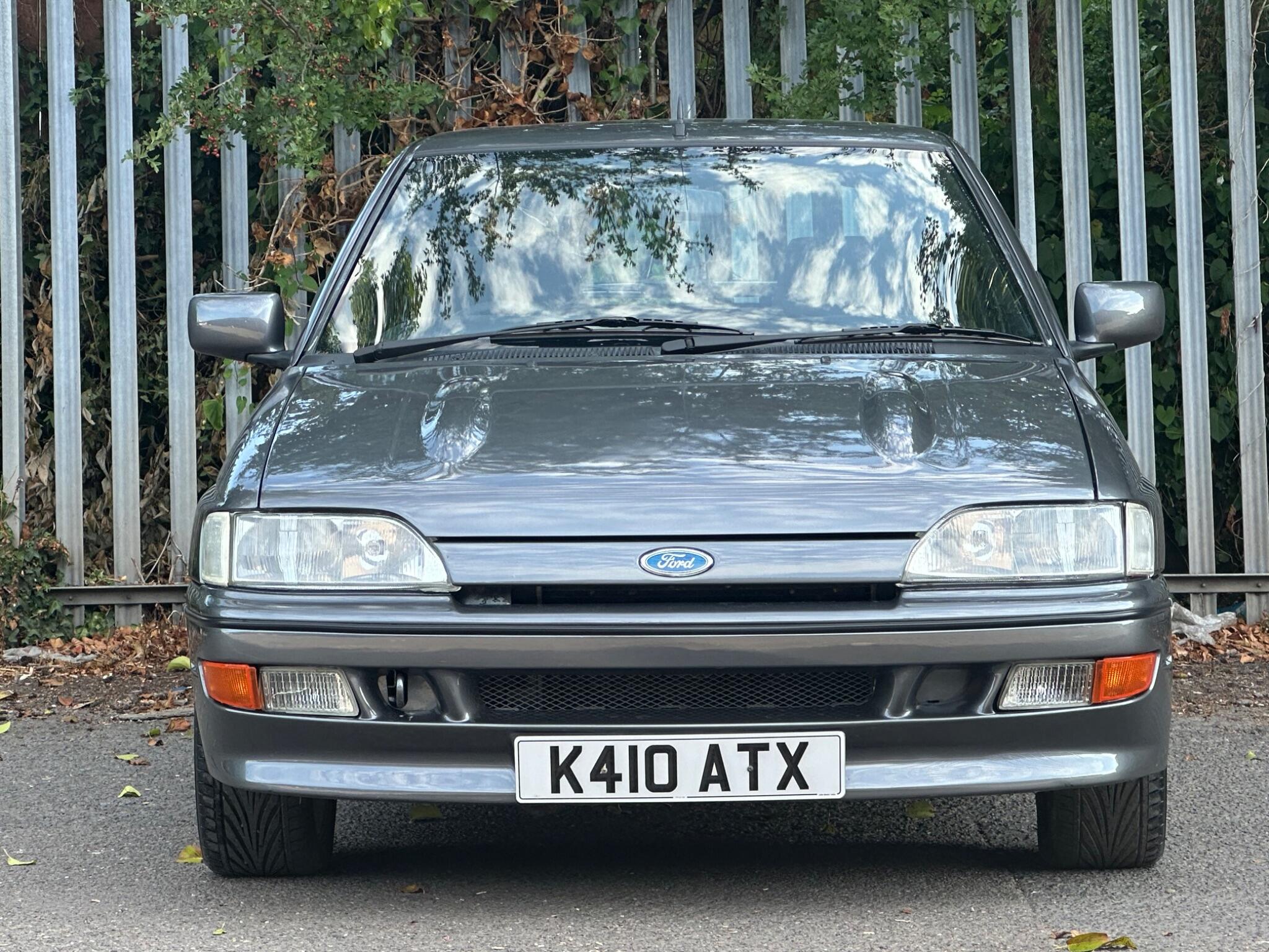 Ford Escort view 5