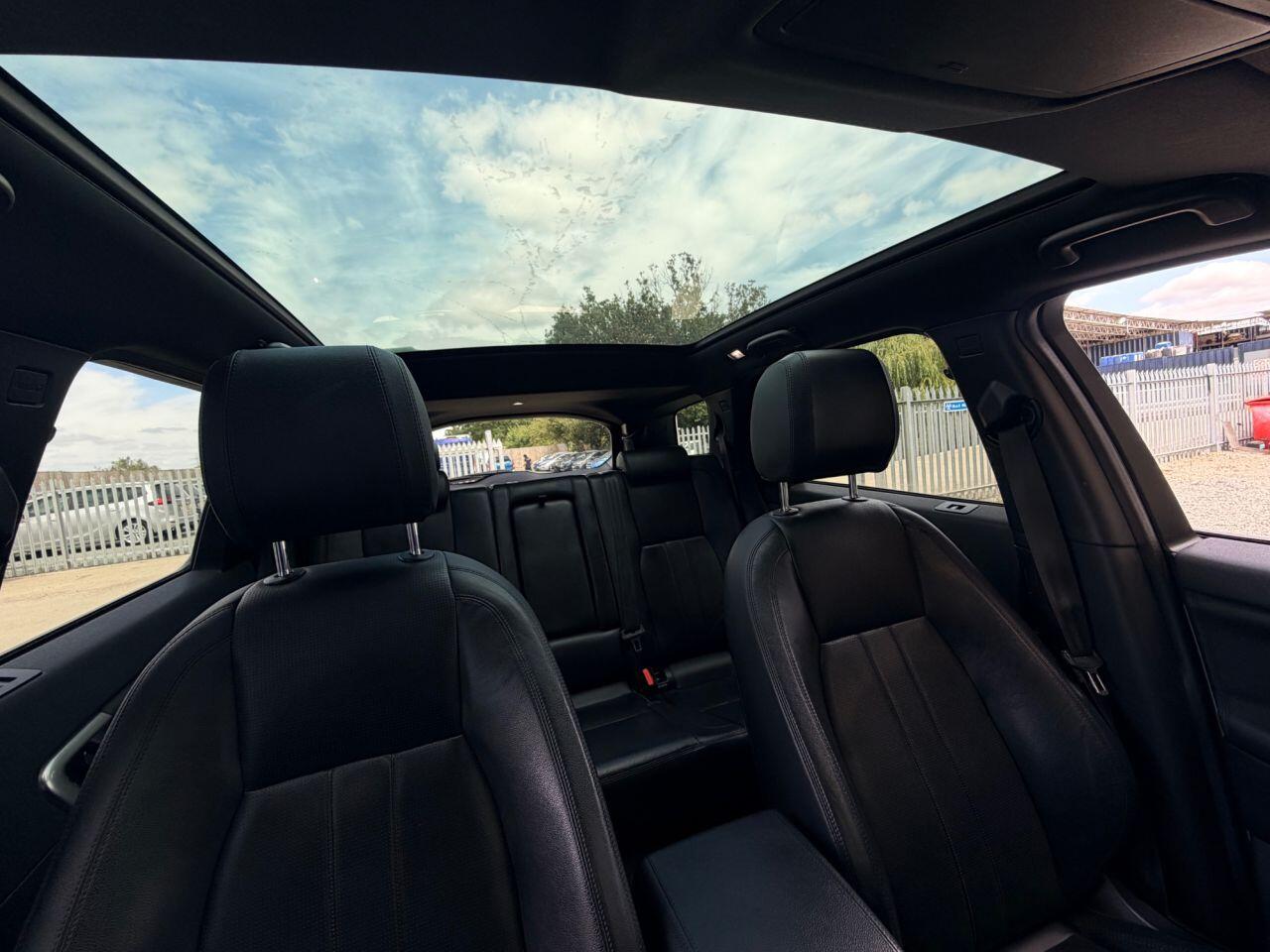 Land Rover Discovery Sport view 32