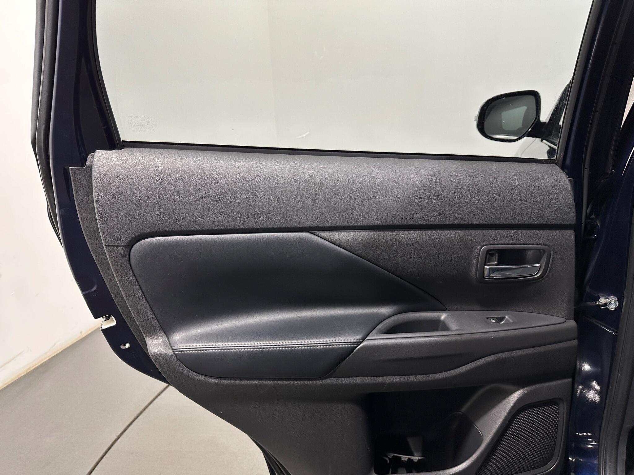Mitsubishi Outlander view 39