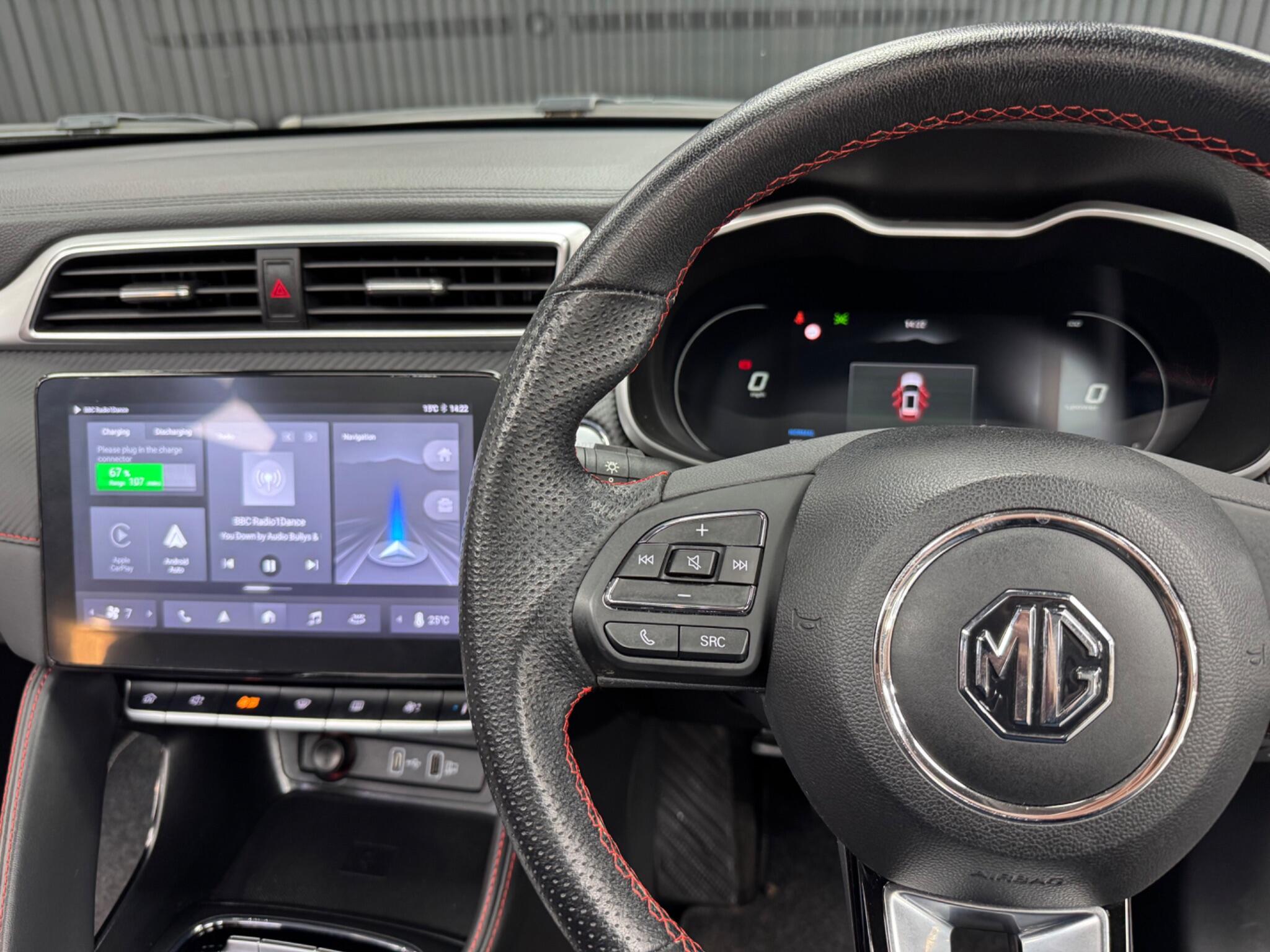 MG ZS view 37