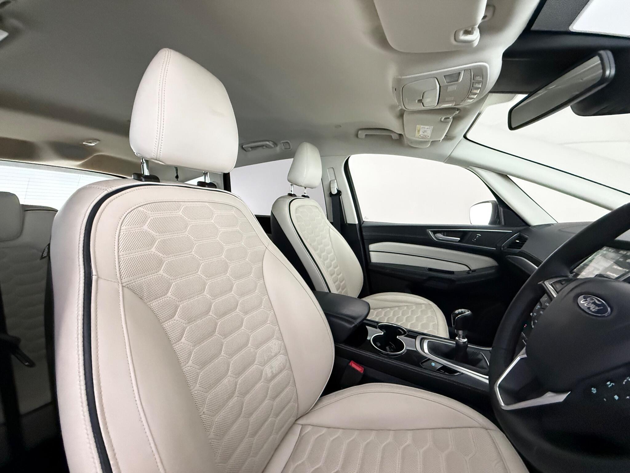 Ford S-Max view 13