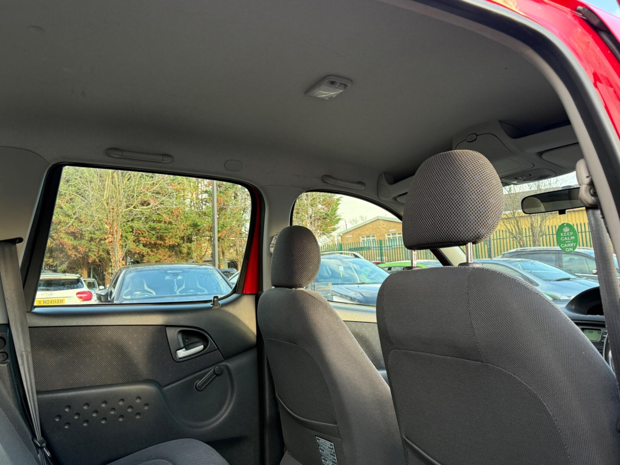 Toyota Yaris Verso - Image 31