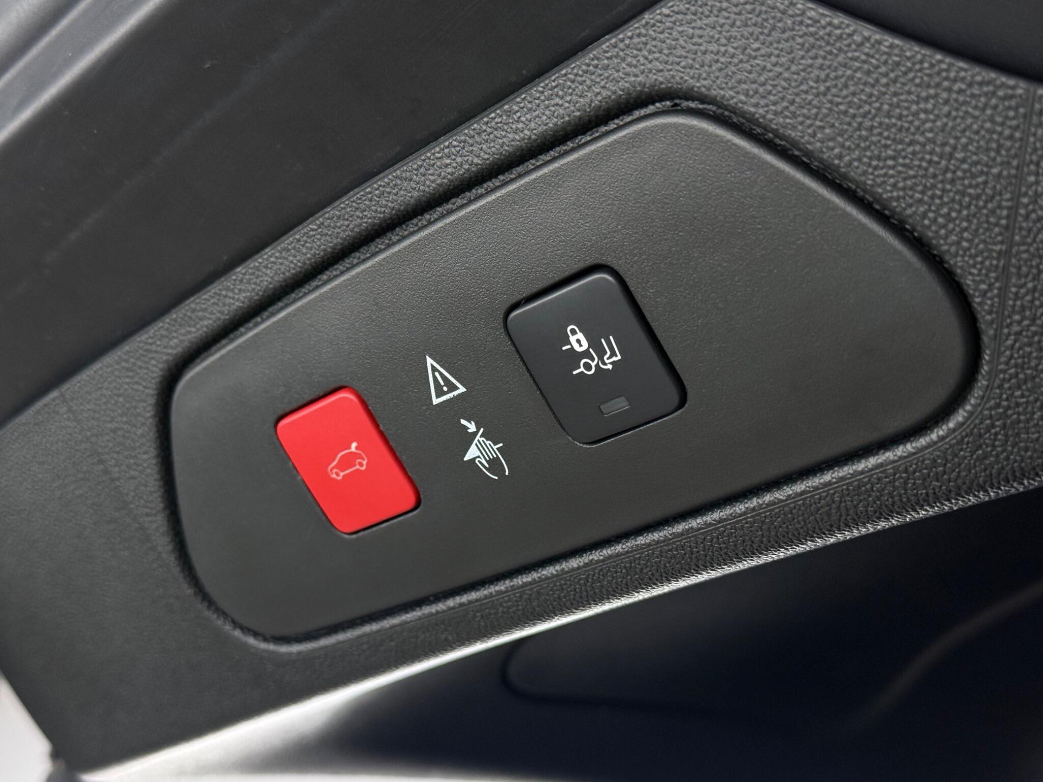 Vauxhall Grandland X view 11