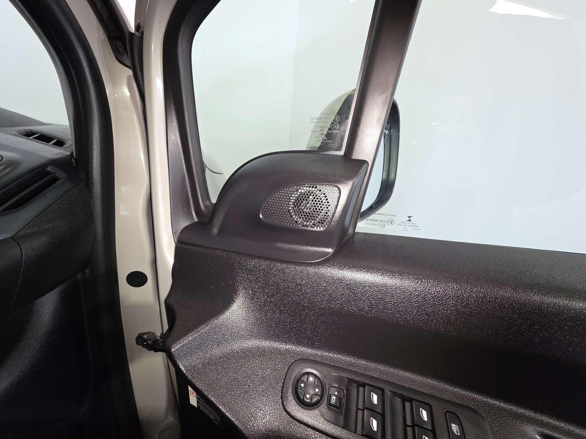 Peugeot Rifter view 32