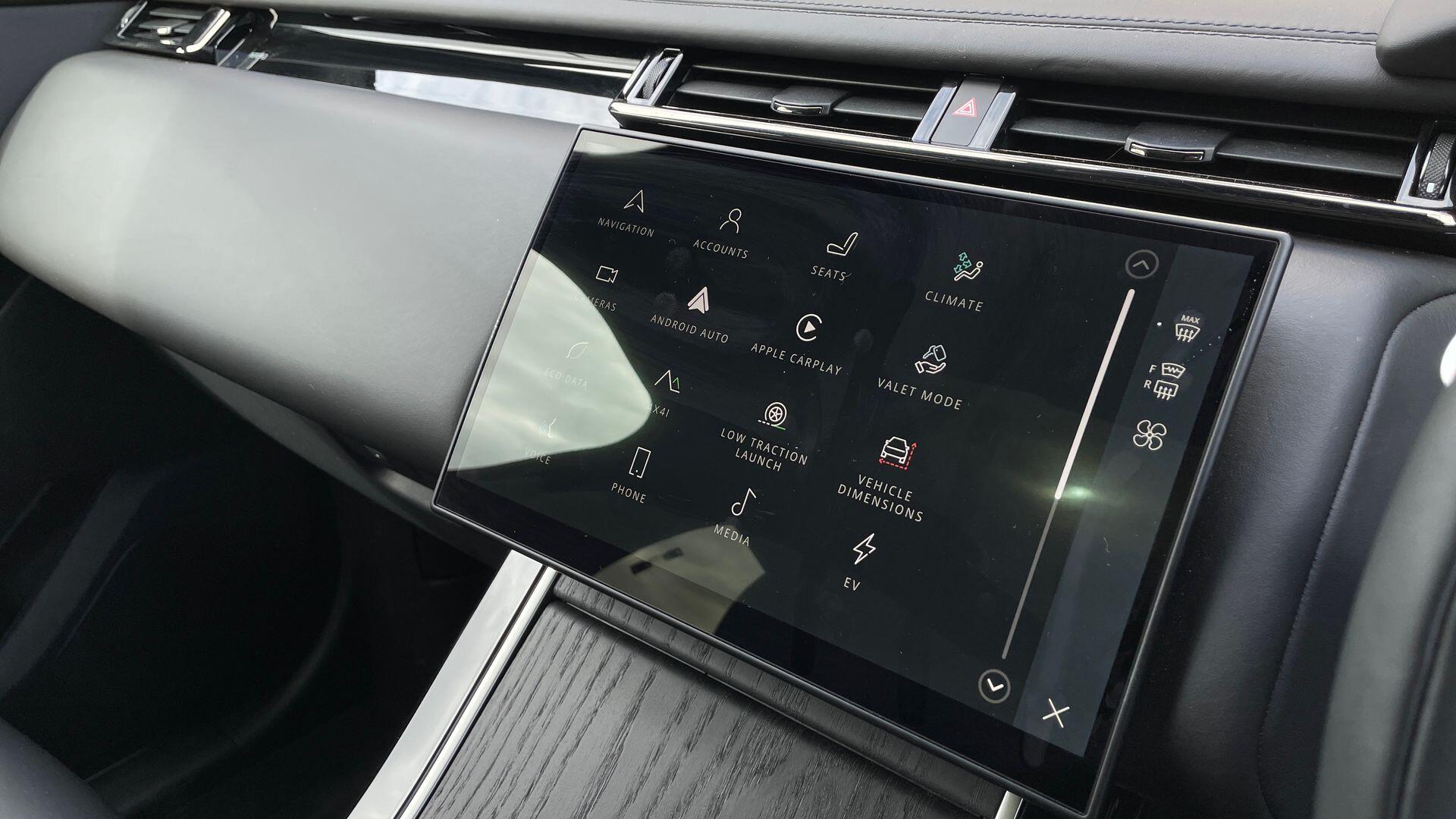 Land Rover Range Rover Velar view 41