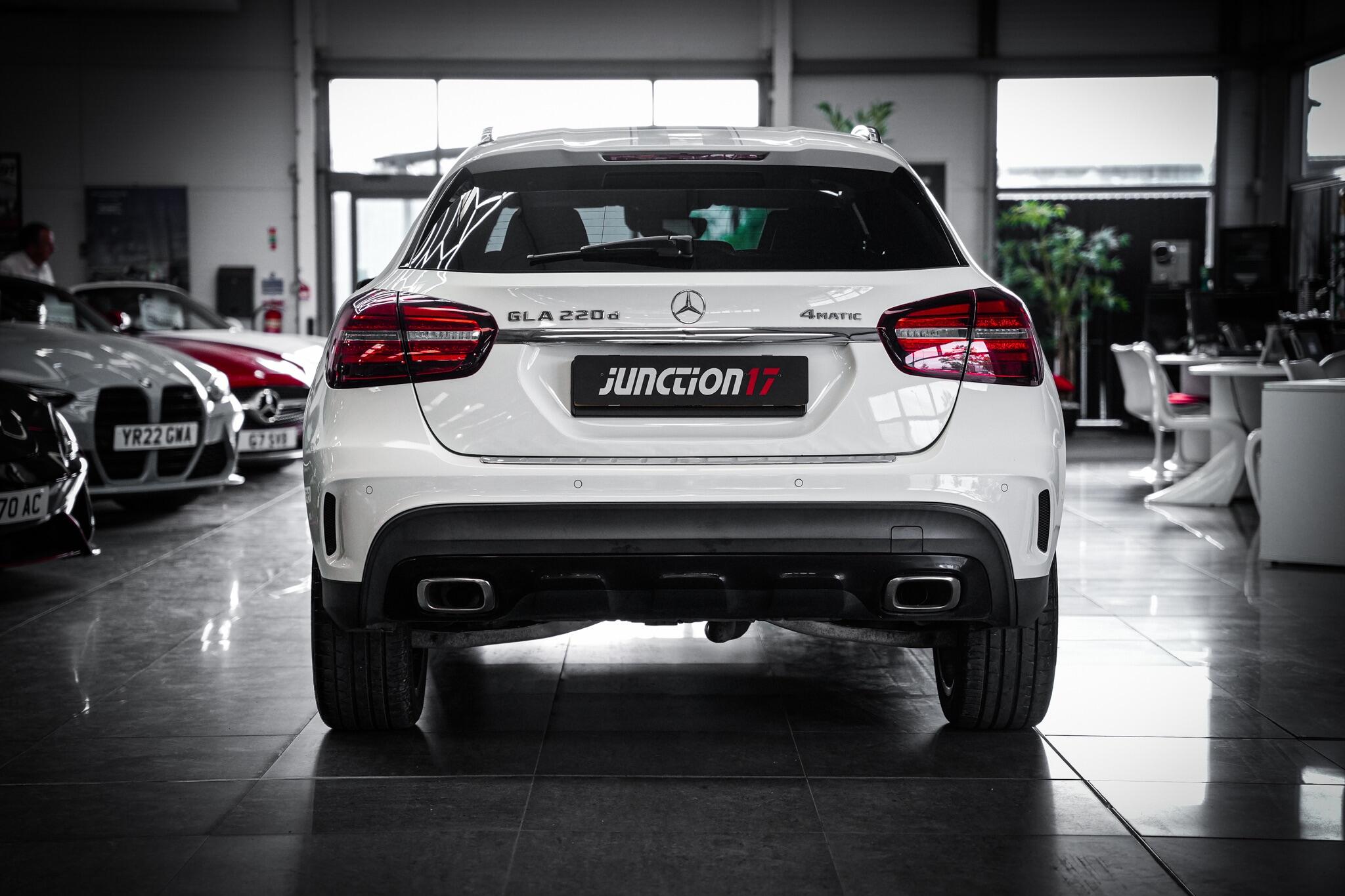 Mercedes-Benz Gla view 14