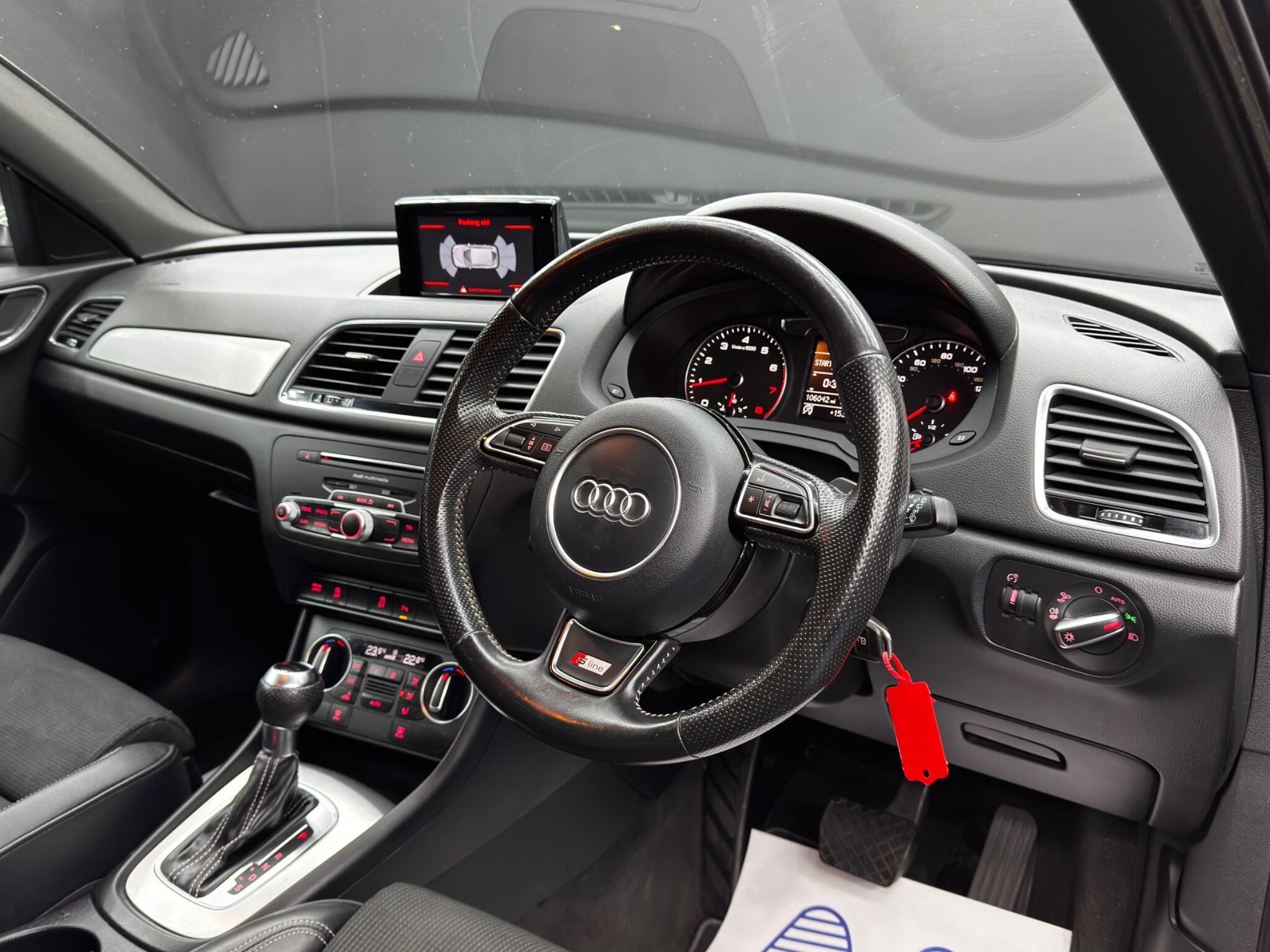 Audi Q3 view 9
