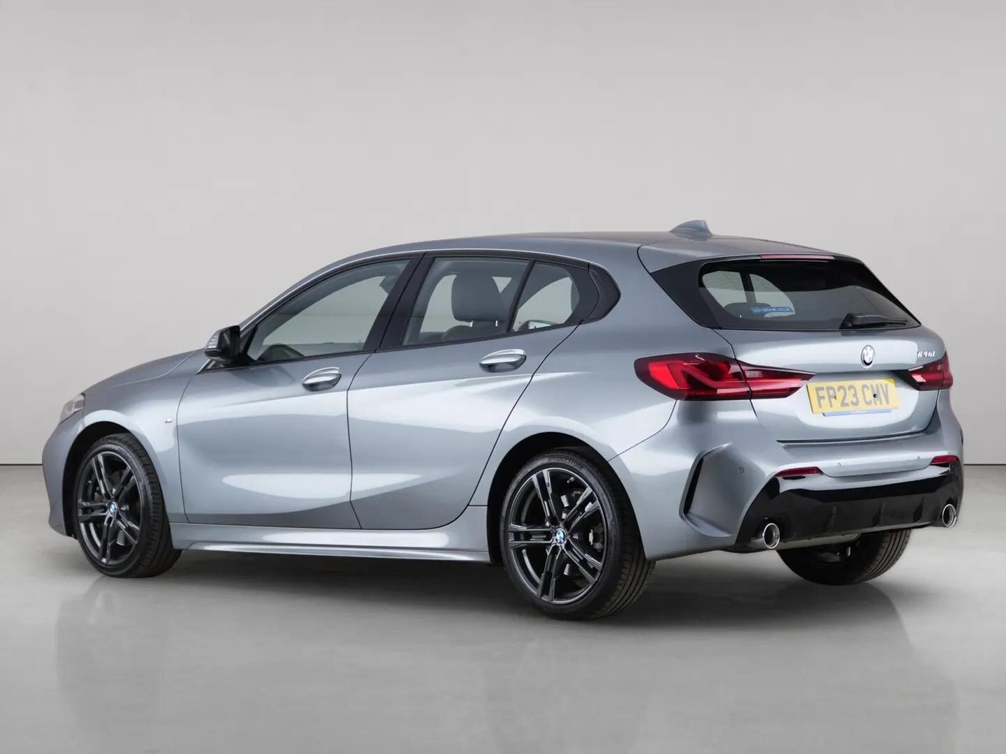 BMW 1 Series view 6